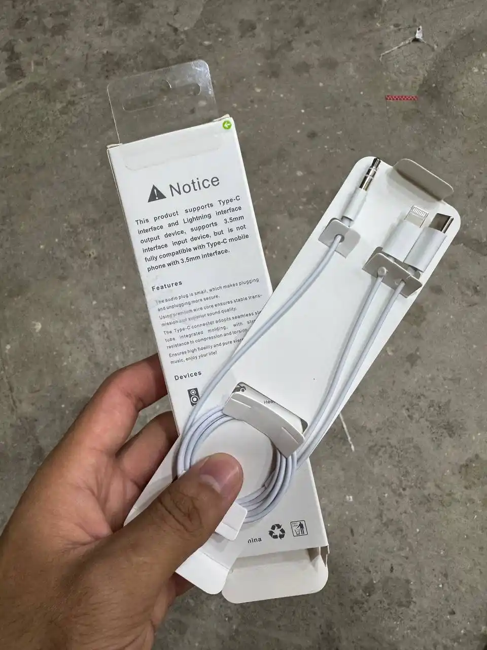 Переходник AUX to Lightning для наушников iPhone/3.5 мм mini jack