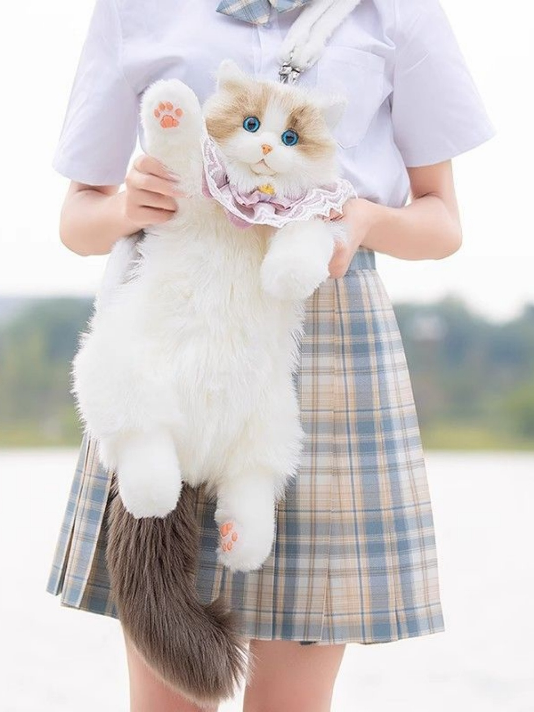 Ayol jinsiy azolarining anatomiyasini aks ettiruvchi porno tomosha qiling