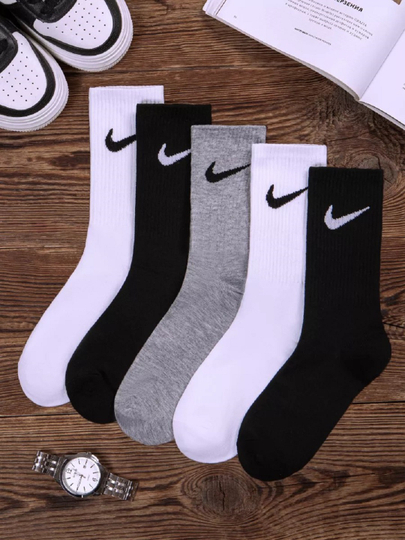 Rus estrada va kino aktrisalarining erotik fotosuratlari