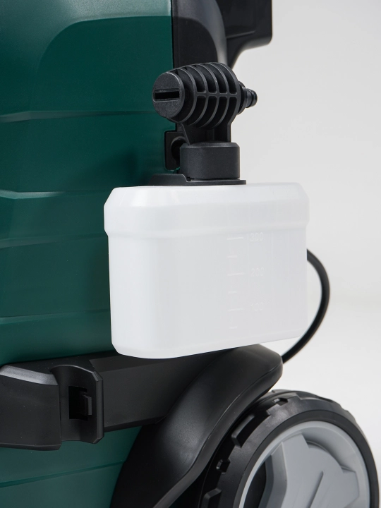 Мойка высокого давления Bosch EasyAquatak: Мощная очистка – чистота авто, сада без усилий!