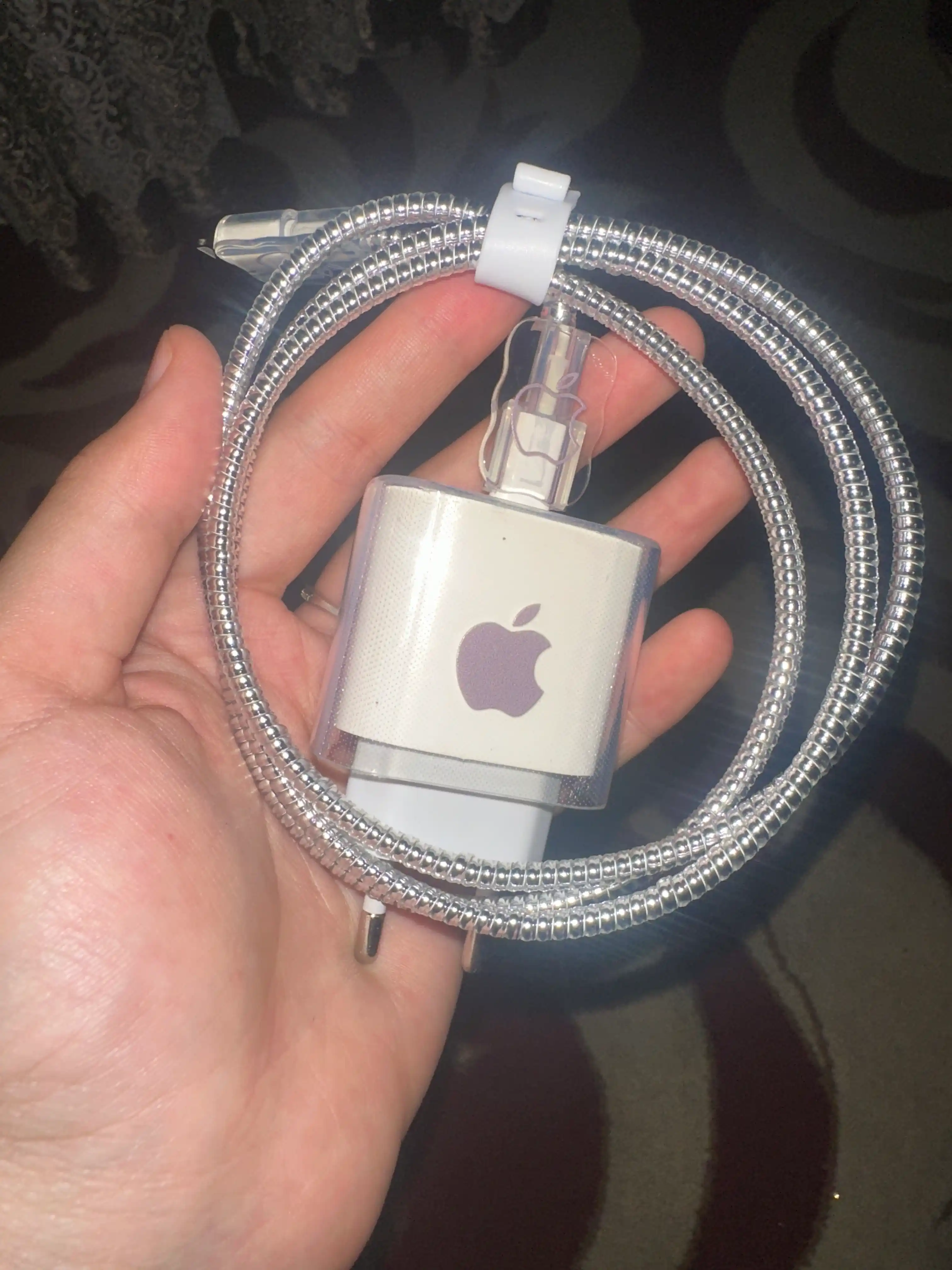 Защитный чехол для зарядного устройства iPhone