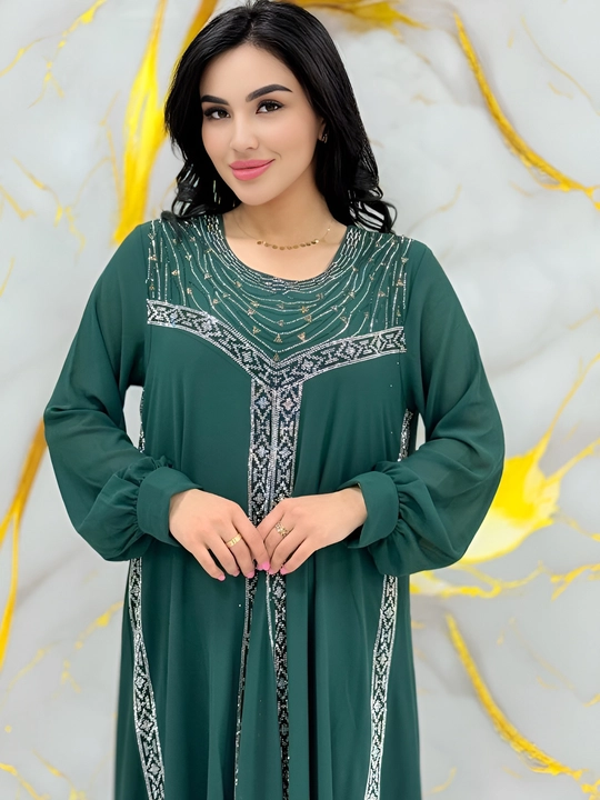 Abaya liboslar ayollar uchun, oqshom va bazimlar uchun