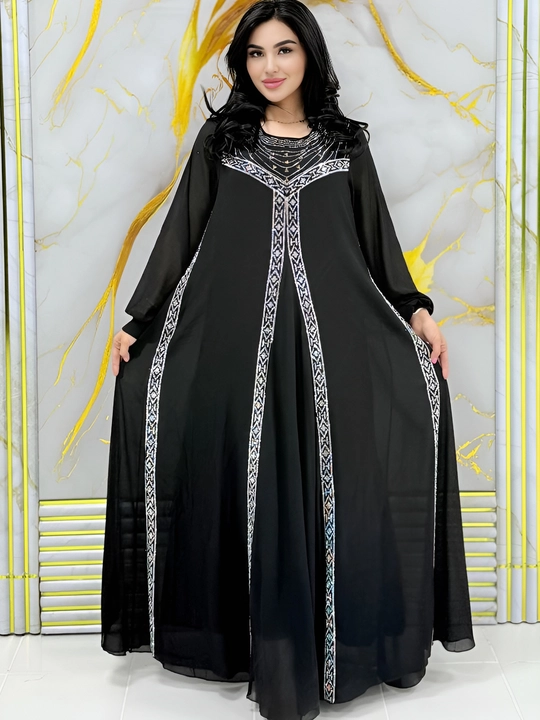 Abaya liboslar ayollar uchun, oqshom va bazimlar uchun