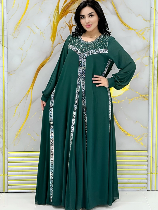 Abaya liboslar ayollar uchun, oqshom va bazimlar uchun
