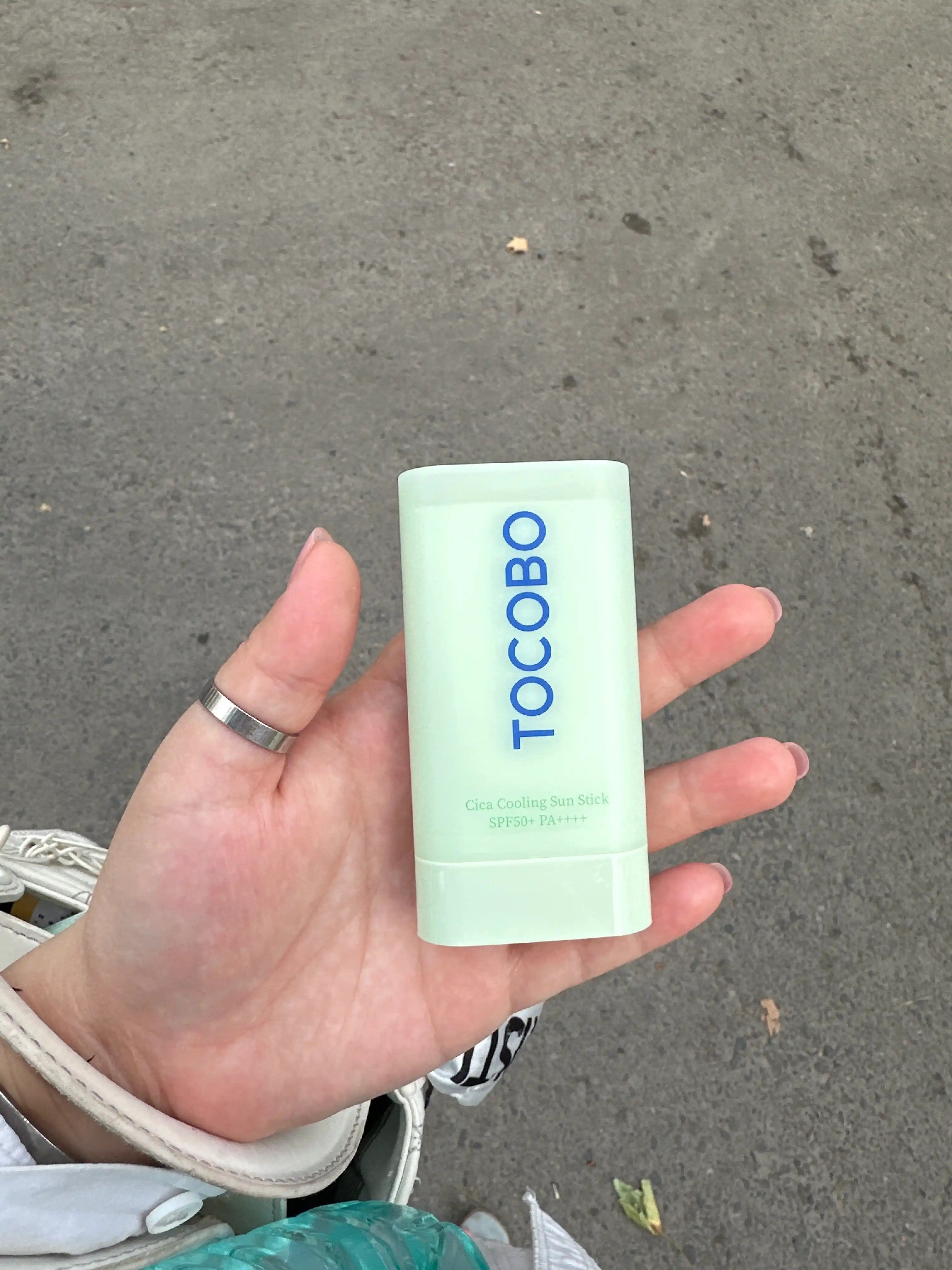 Tinchlantiruvchi quyoshdan himoyalovchi stik Tocobo Cica Cooling Sun Stick SPF50+ PA++++