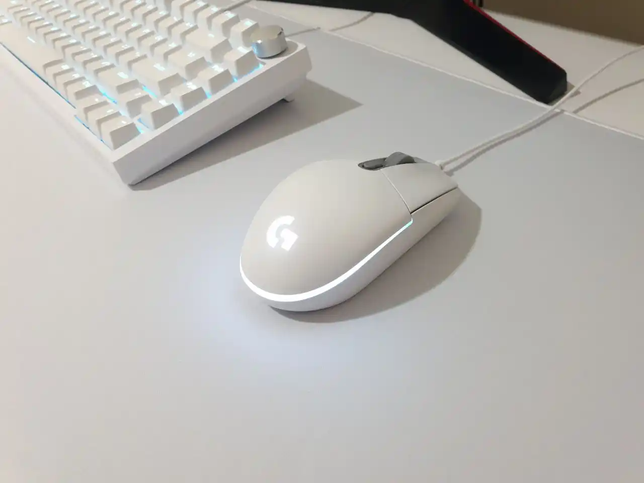 Игровая мышь Logitech G102 Lightsync, оптическая, проводная, USB