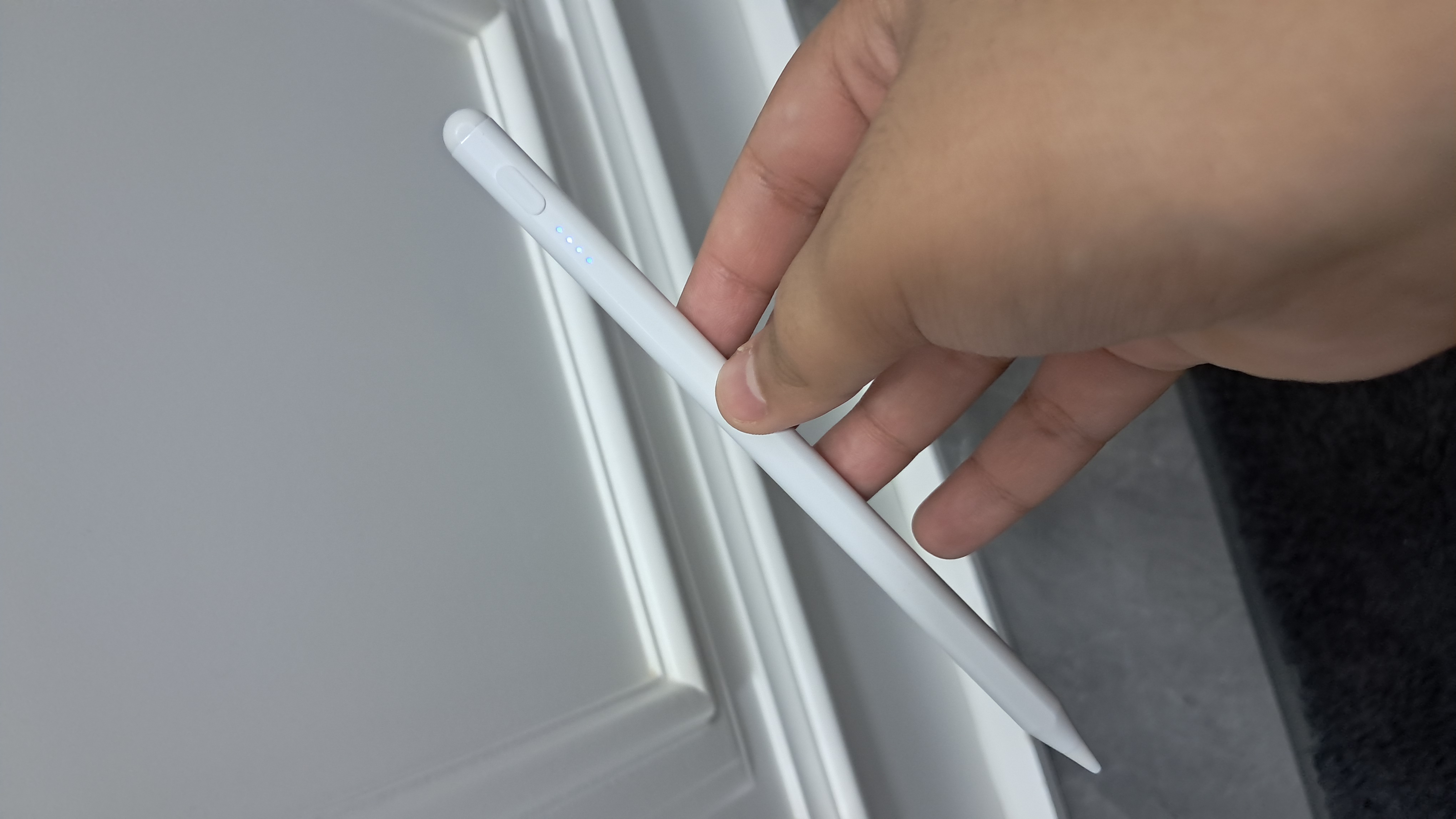 Stilus, sensorli qalam iPhone, iPad, Android va boshqa sensorli qurilmalar uchun