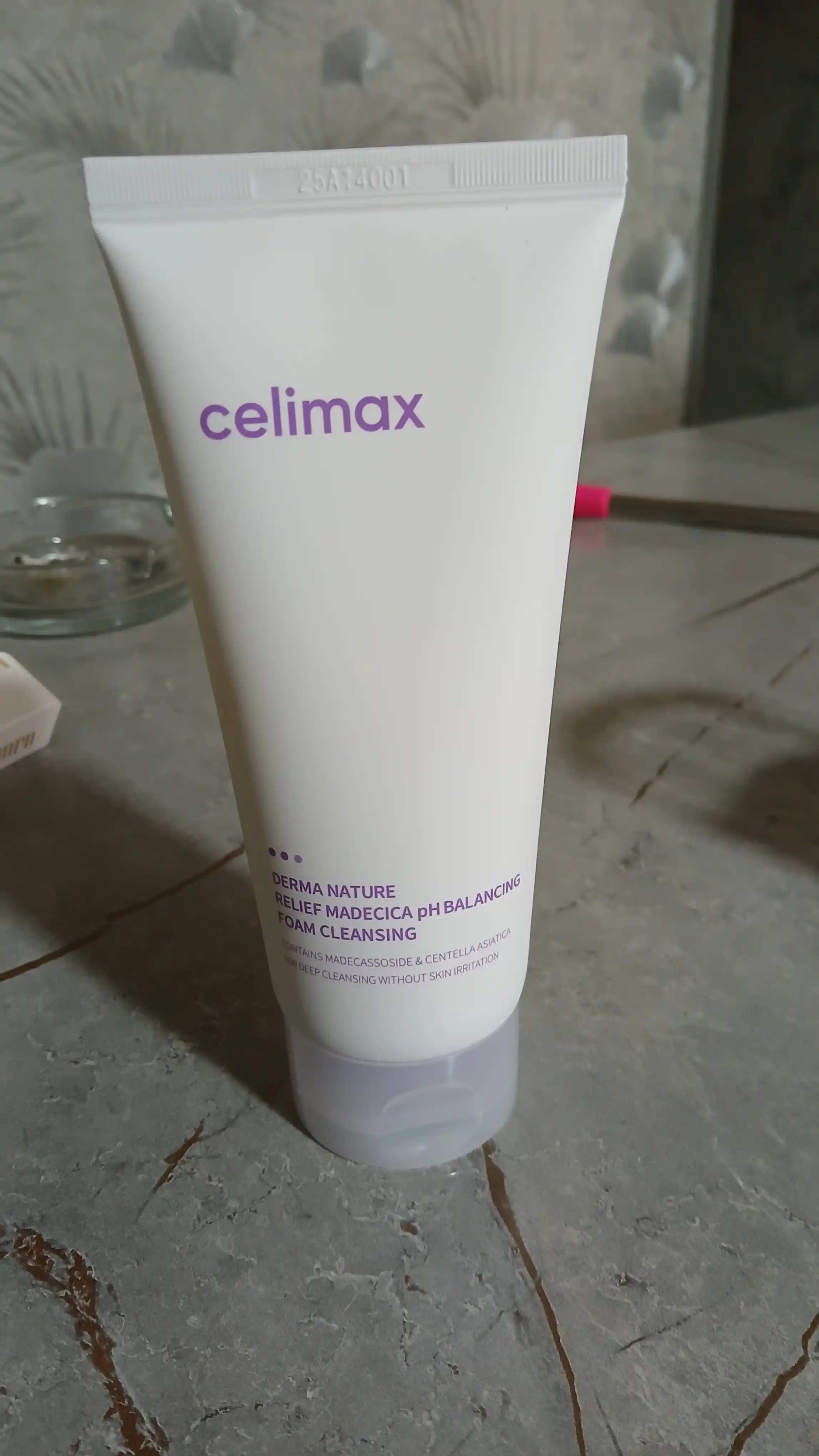 Kam kislotali tozalovchi ko'pik Celimax Derma Nature pH Balancing Foam Cleansing, 150 ml
