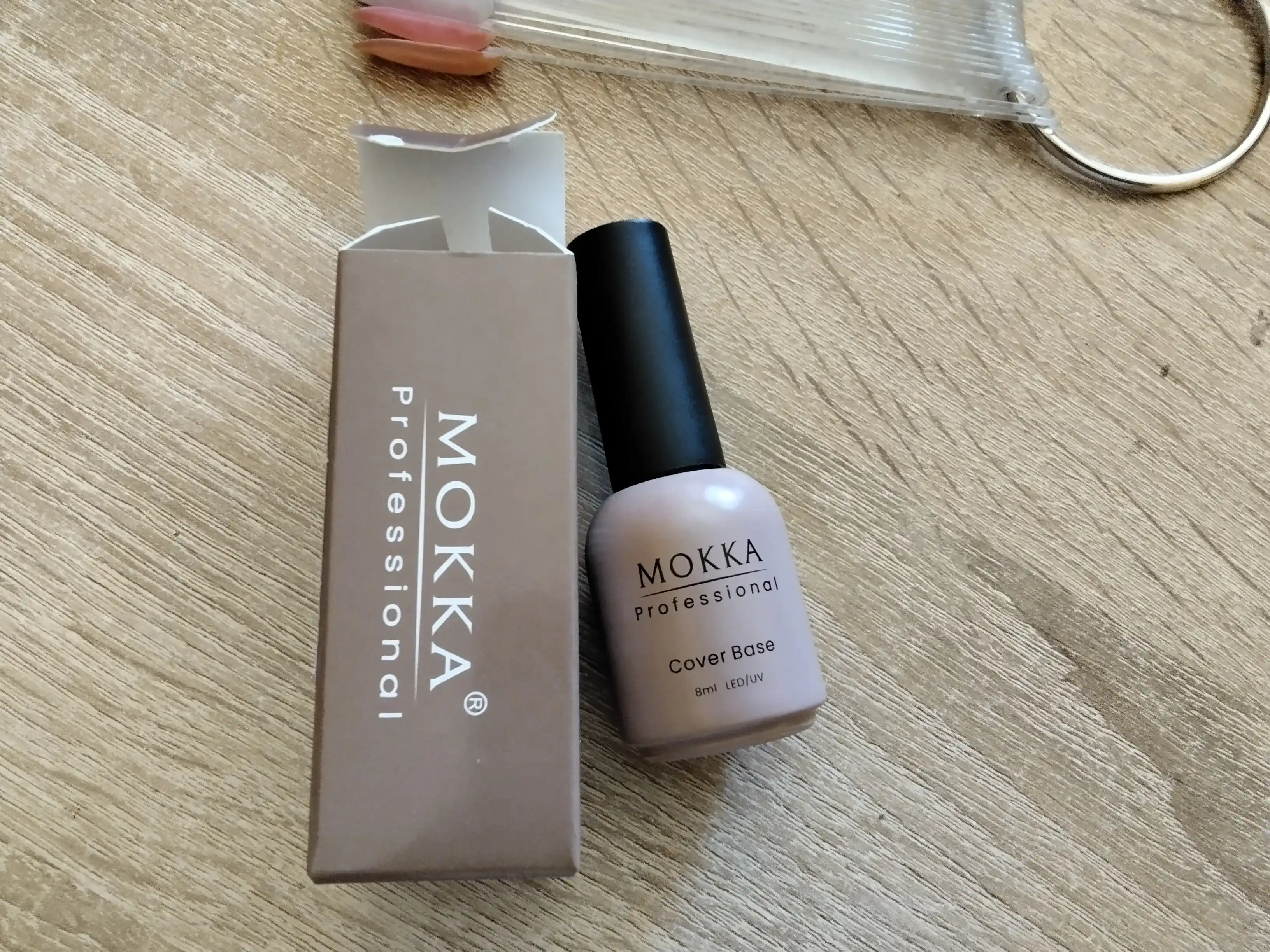 Kauchuk kamuflyaj bazasi MOKKA, gel-lak tirnoqlar uchun, COVER BASE