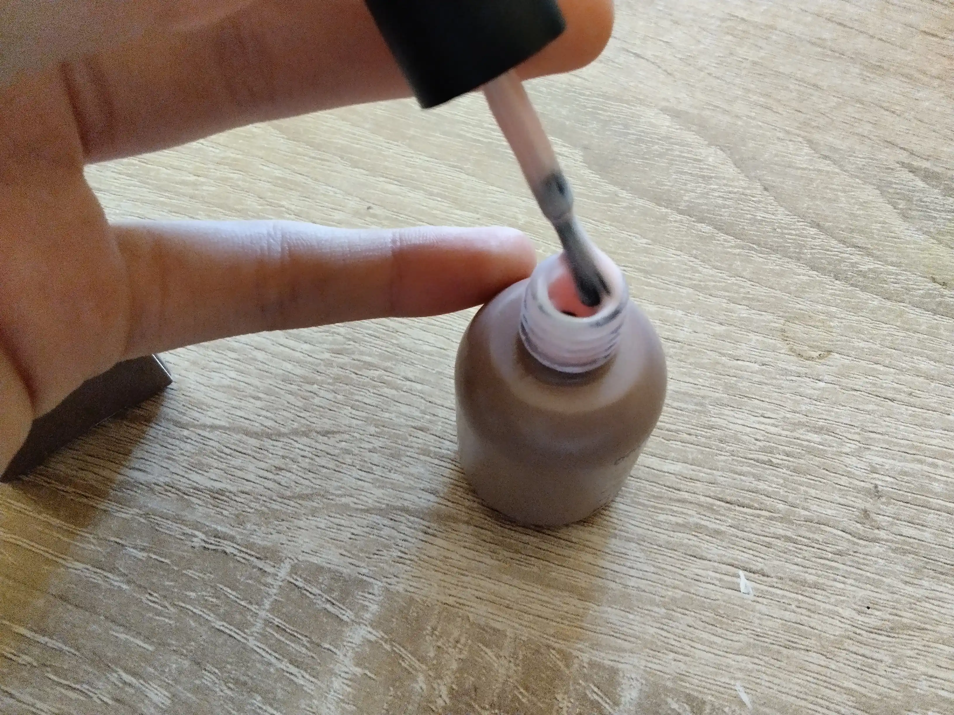 Kauchuk kamuflyaj bazasi MOKKA, gel-lak tirnoqlar uchun, COVER BASE