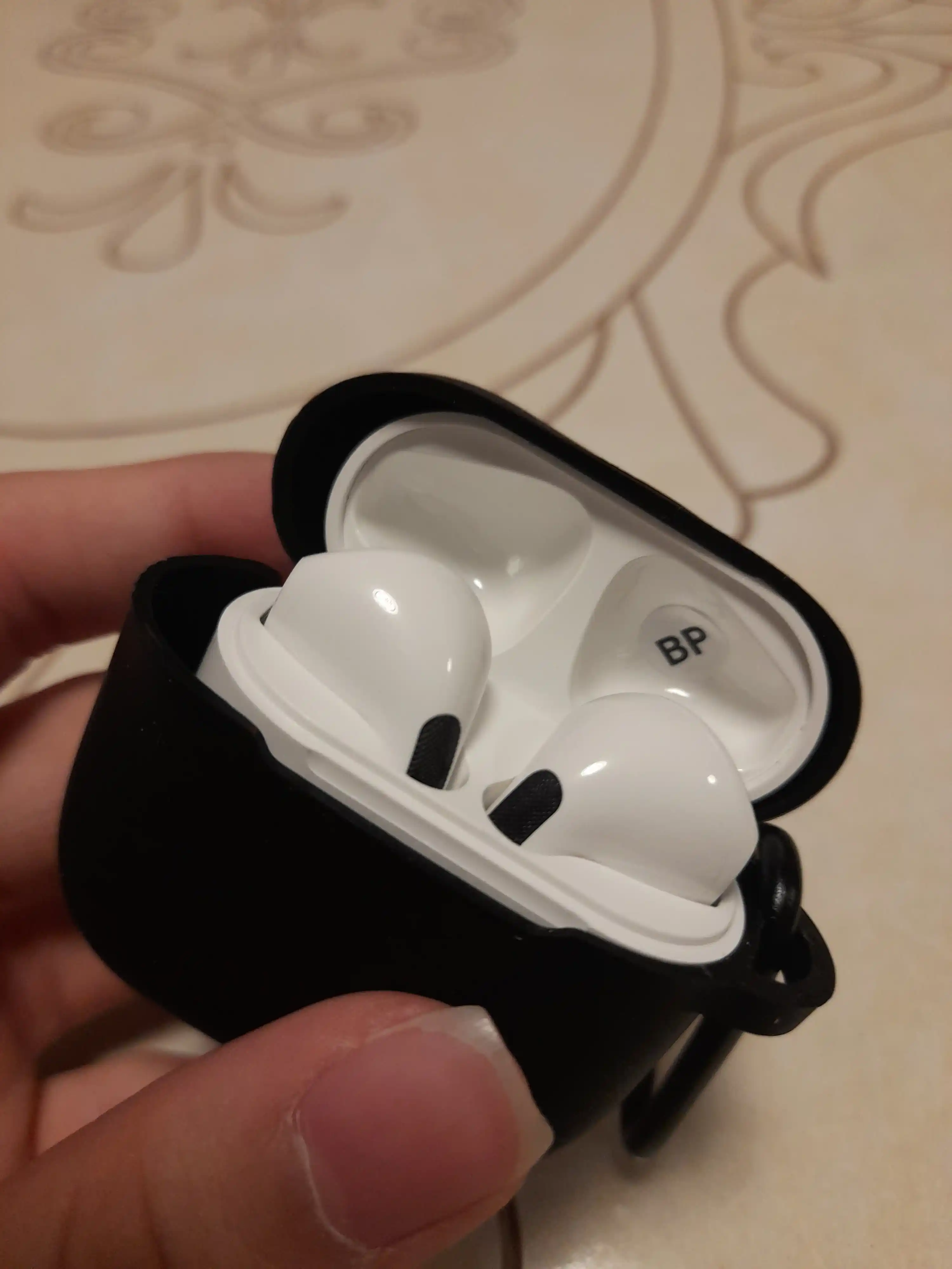 Матовый чехол для AirPods 3, Airpods Pro, Airpods Pro 2, Airpods 4, Airpods 2.2