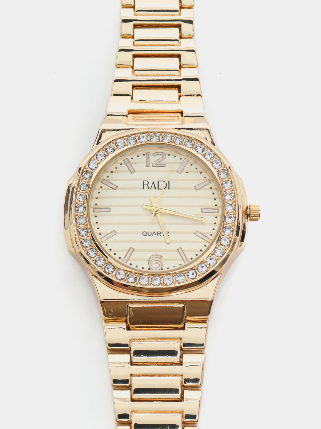 Stol ostidagi ayollar