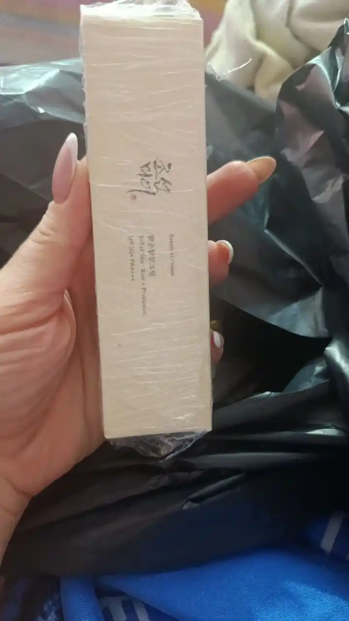 SPF 50+ quyoshdan himoya qiluvchi krem, yashil choy ekstrakti va probiotiklar bilan, 50 mg
