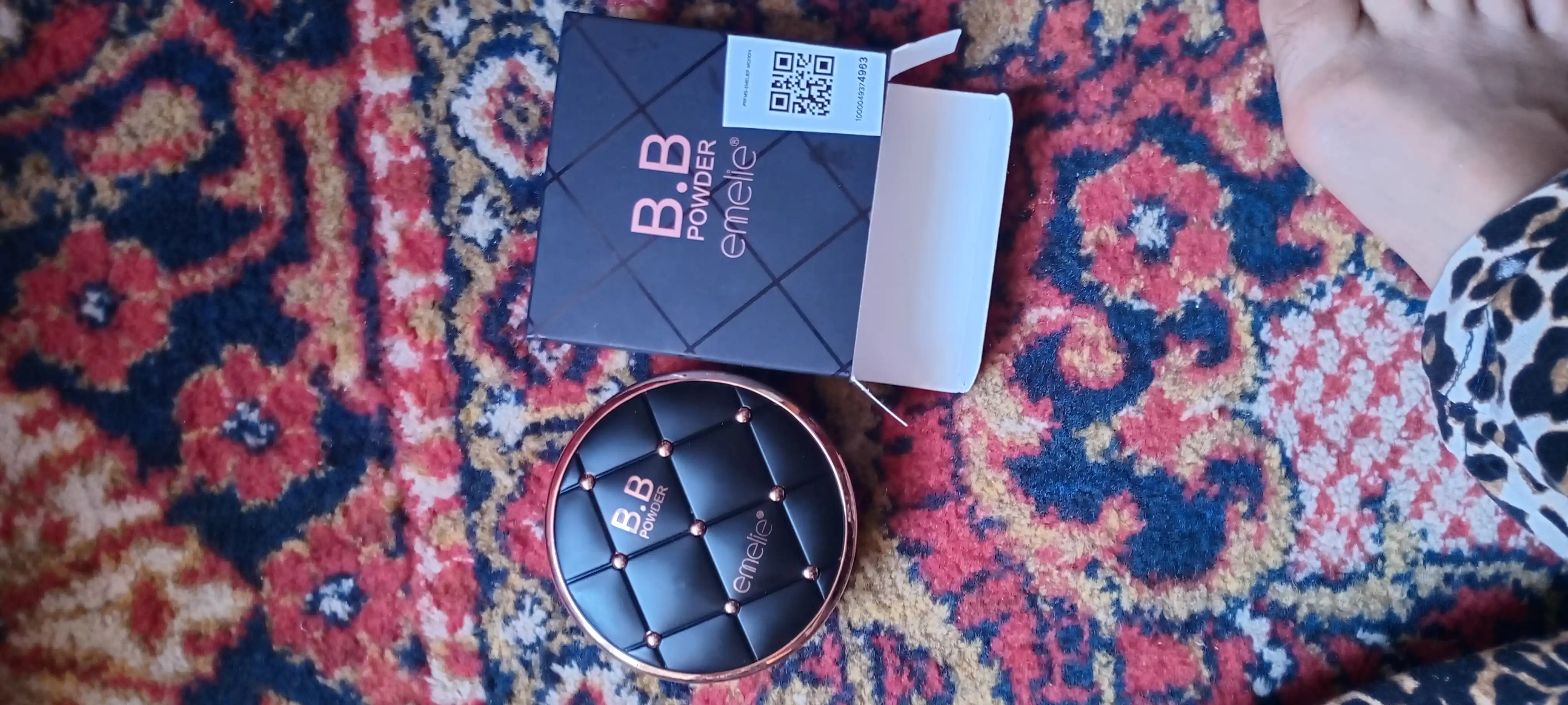 Yuz uchun matlovchi krem-upa B.B Powder Emelie, 01 va 02, 2 tasi 1 da, 24 soat, SPF 15