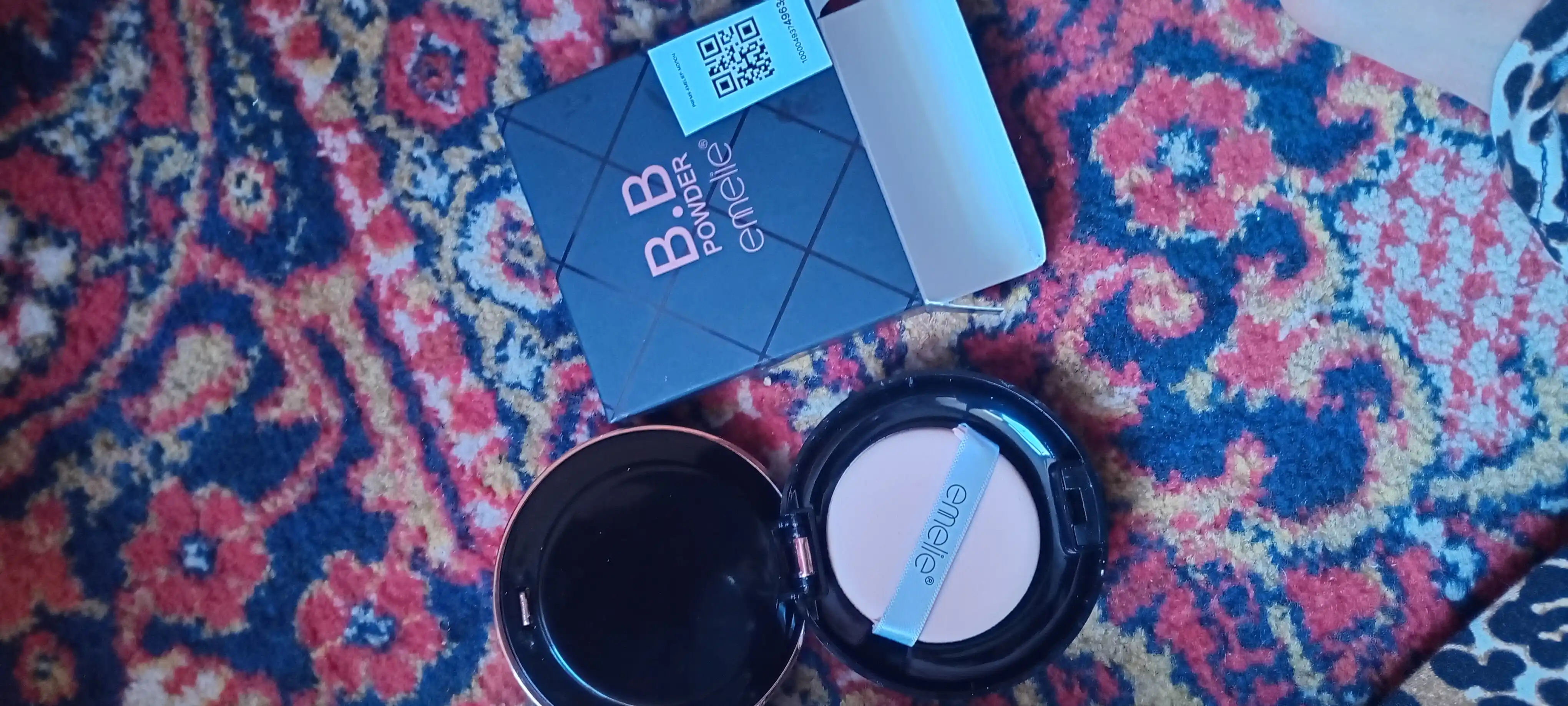 Yuz uchun matlovchi krem-upa B.B Powder Emelie, 01 va 02, 2 tasi 1 da, 24 soat, SPF 15