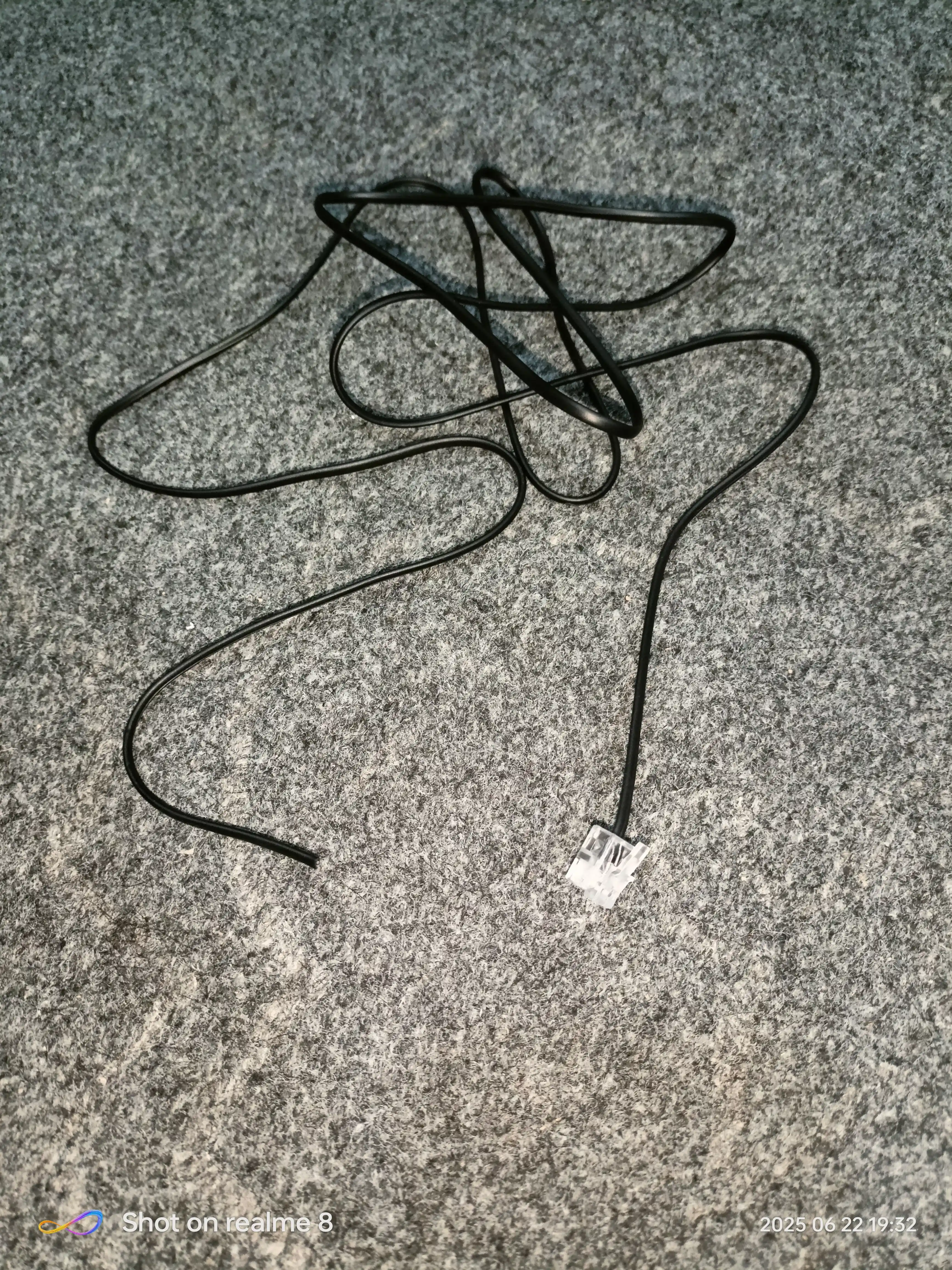 Simli uy telefoni  OHO-807 CID