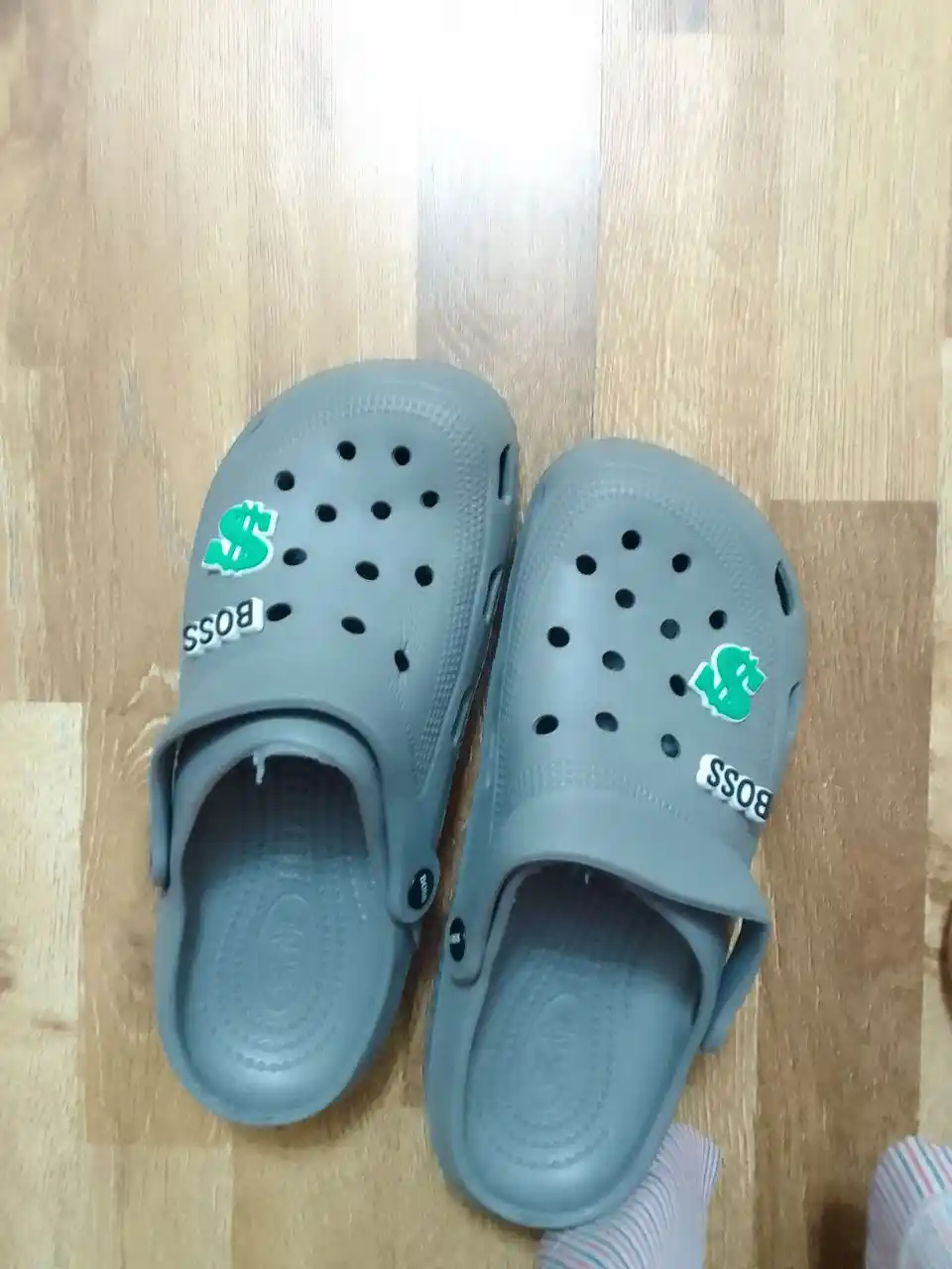 Jibitslar, poyabzal bezaklari