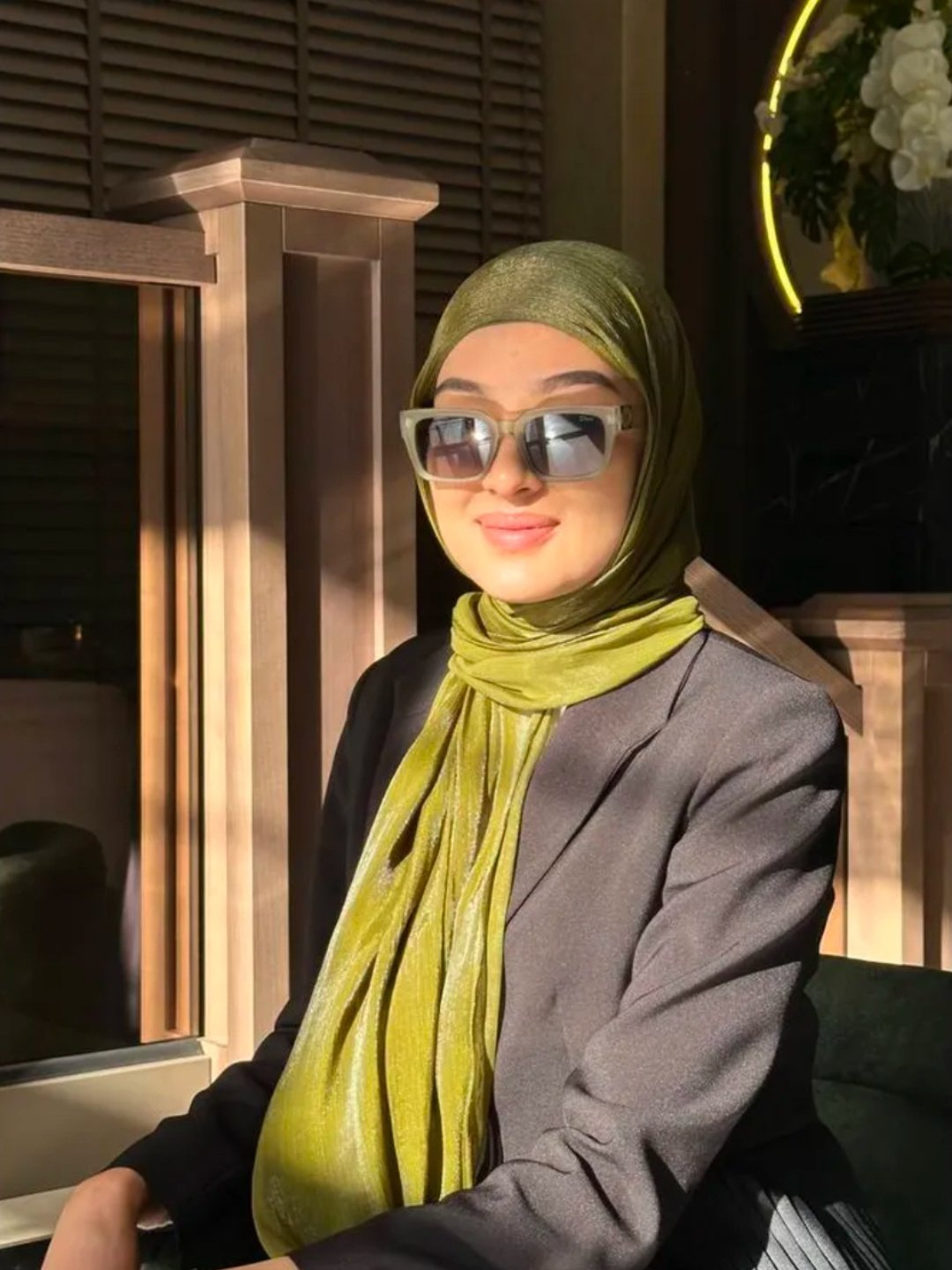 Uy qurilishi porno video Moskva Oyoqlarini opish baland poshnali porno