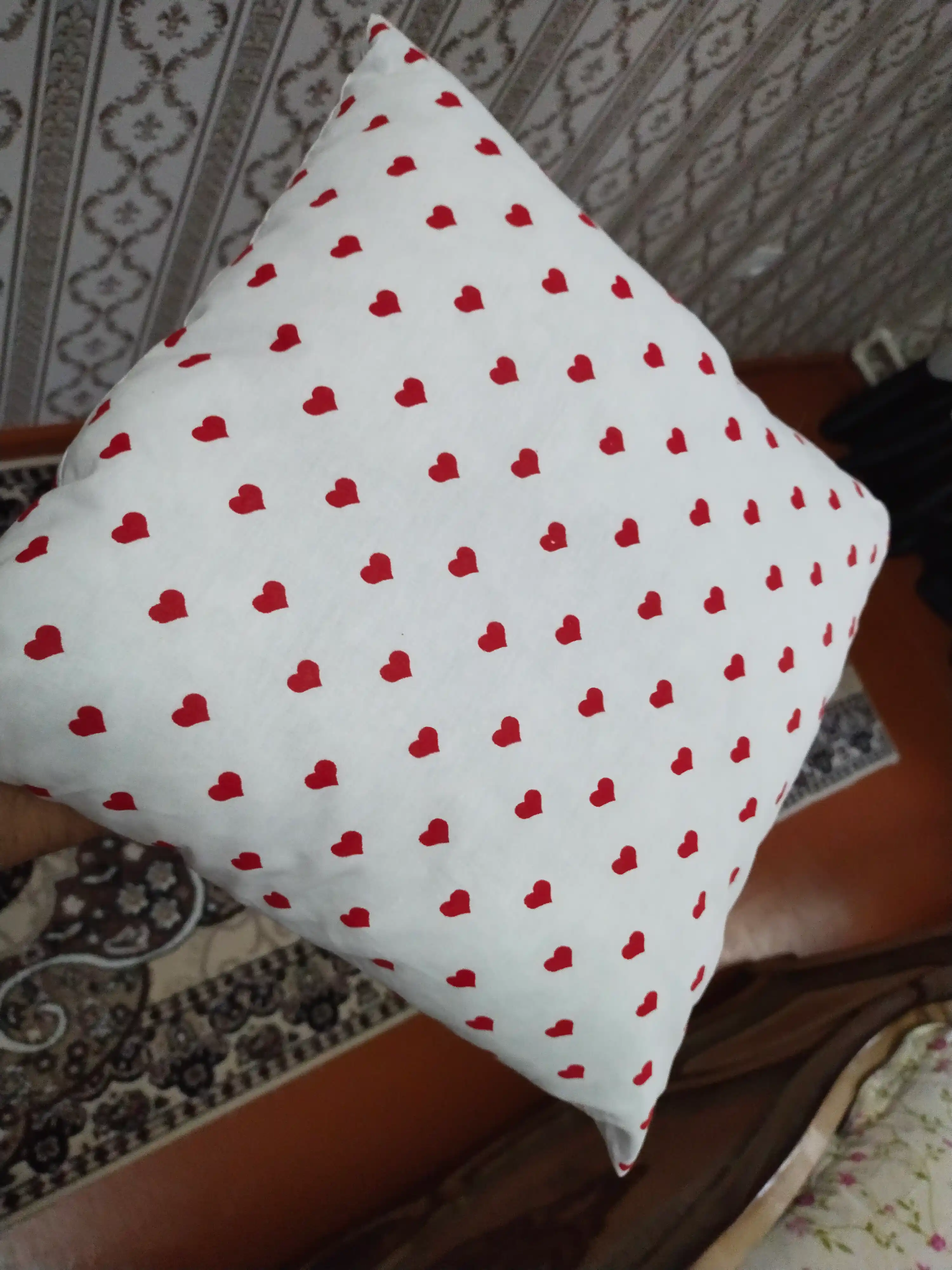 Bolalar uchun dekorativ yostiq, o'lchami 35 * 35 sm