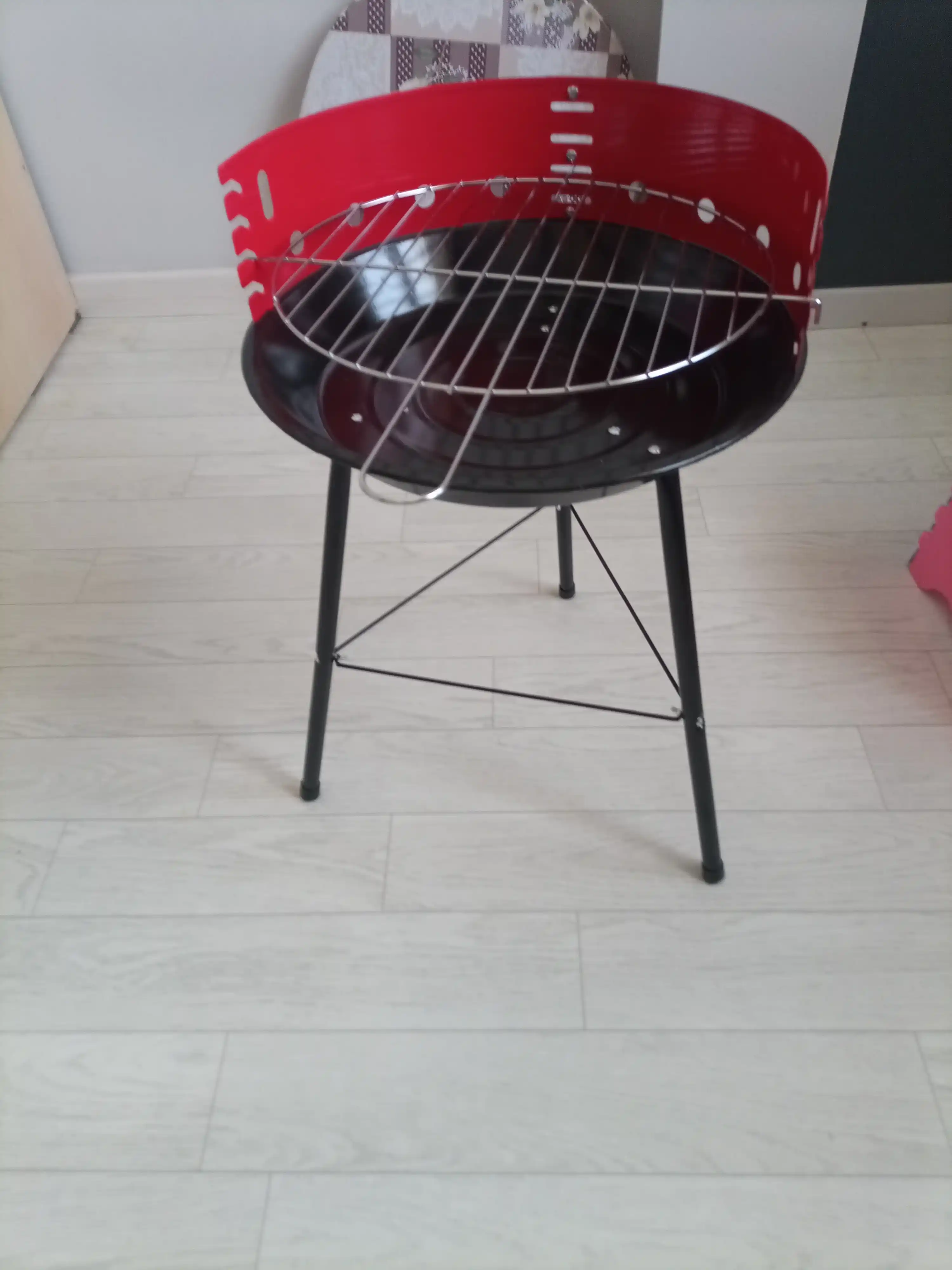 Mangal-barbekyu BoyScout, diametri 35.5 sm, balandligi 53 sm