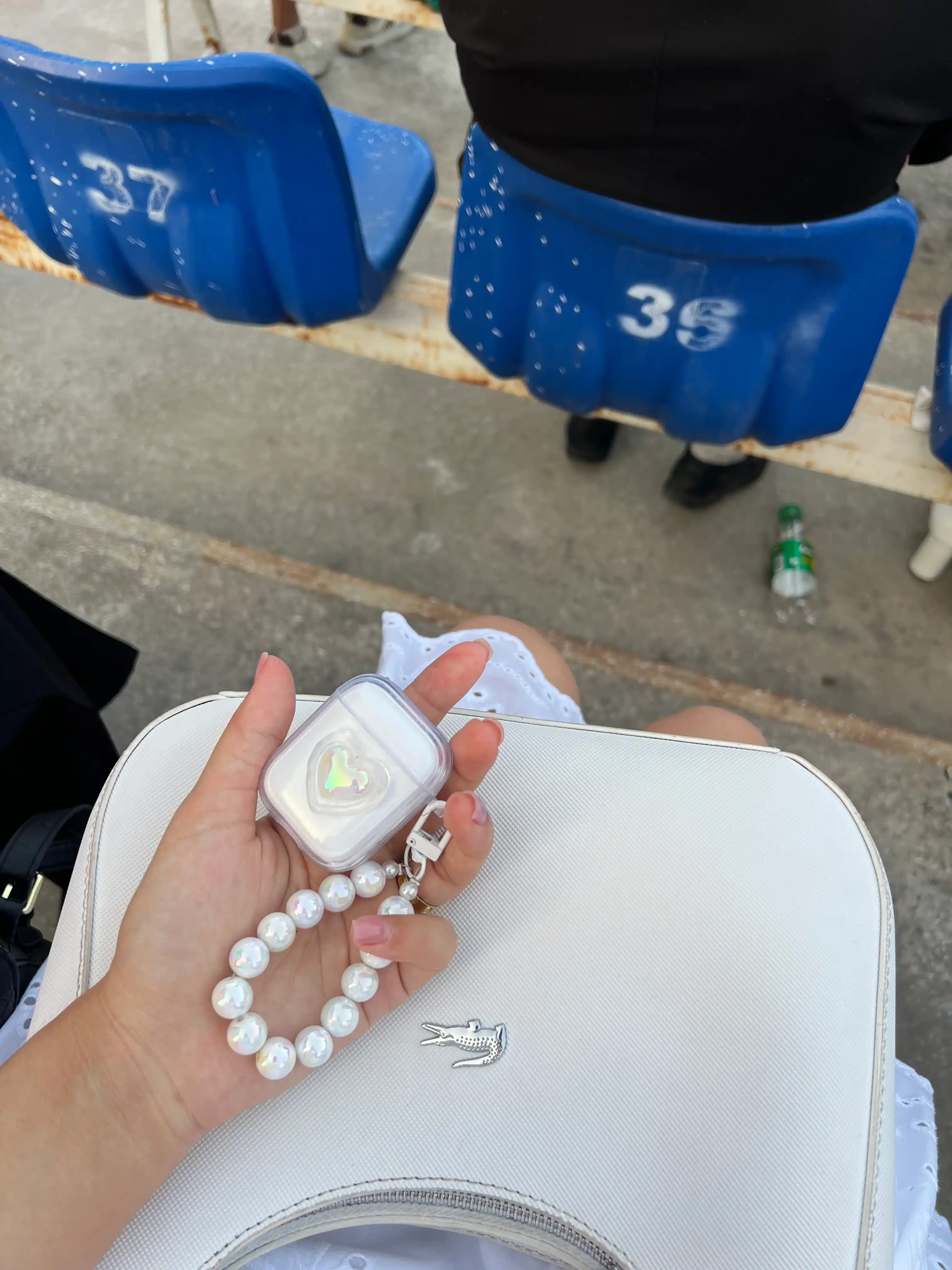 Силиконовый чехол для наушников Airpods