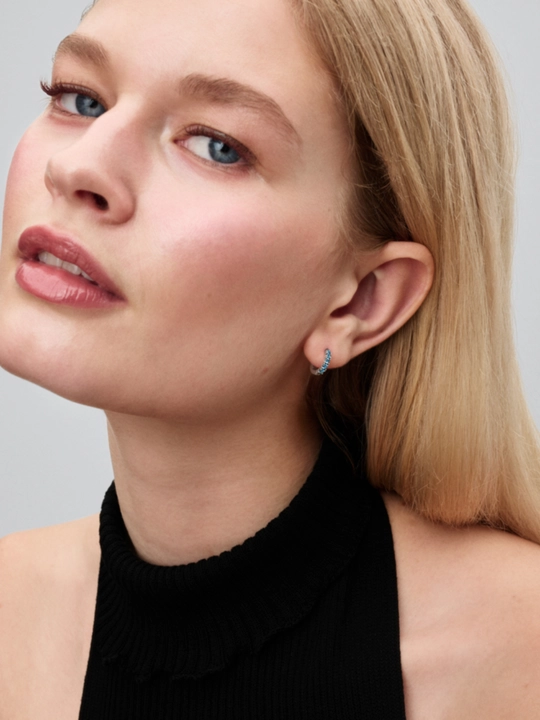 Серьги-кольца Pandora из серебра 925 с голубыми аквамариновыми кристаллами