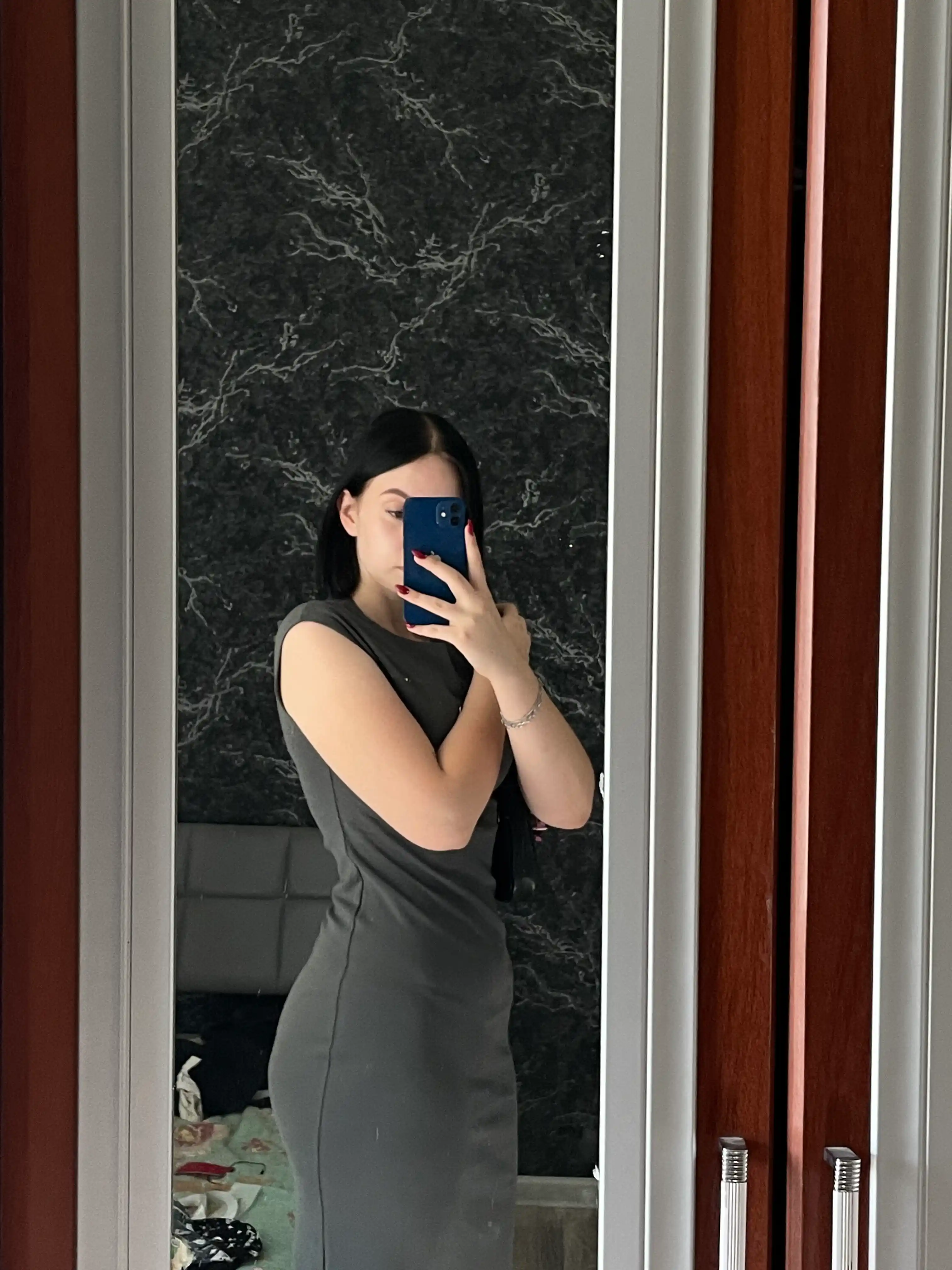 Платье женское, однотонное, длинное, облегающее