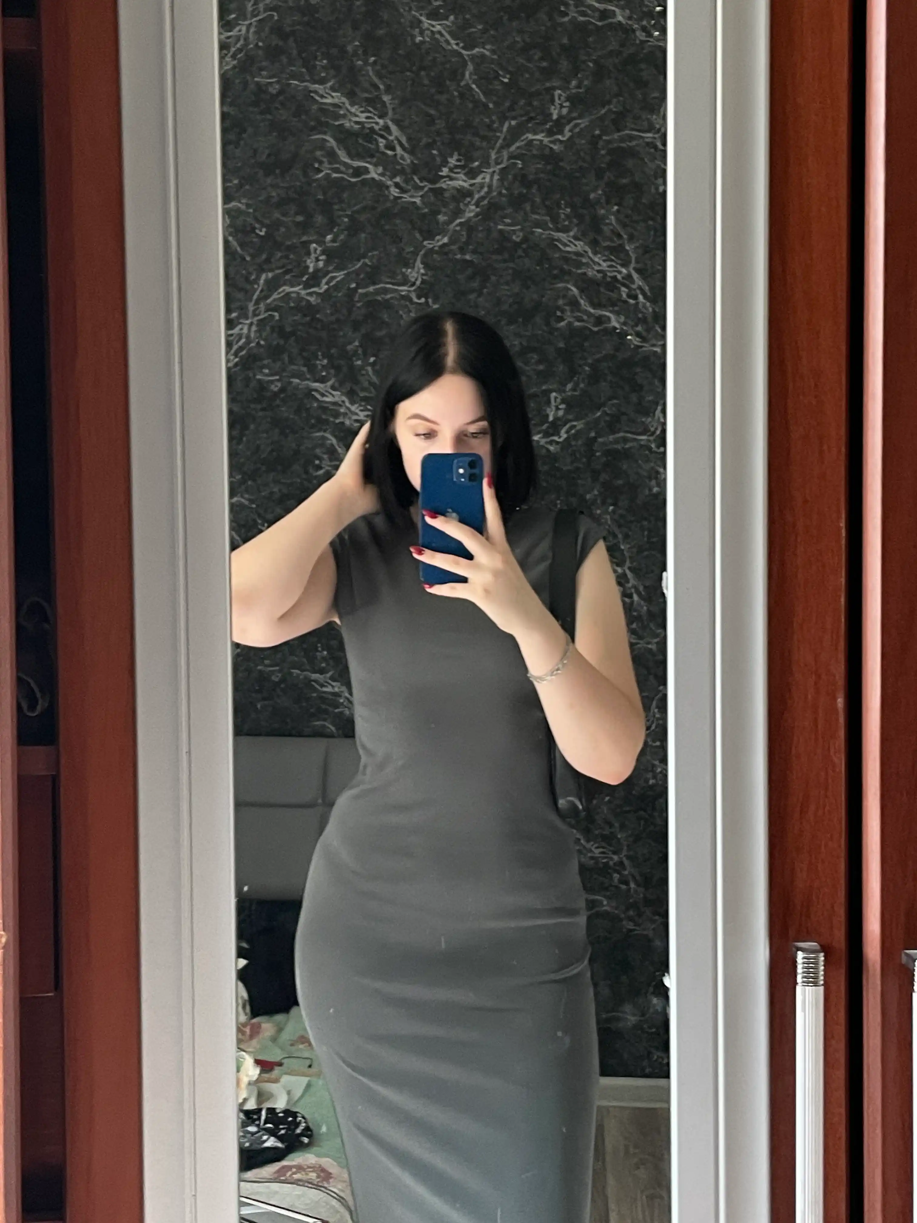 Платье женское, однотонное, длинное, облегающее