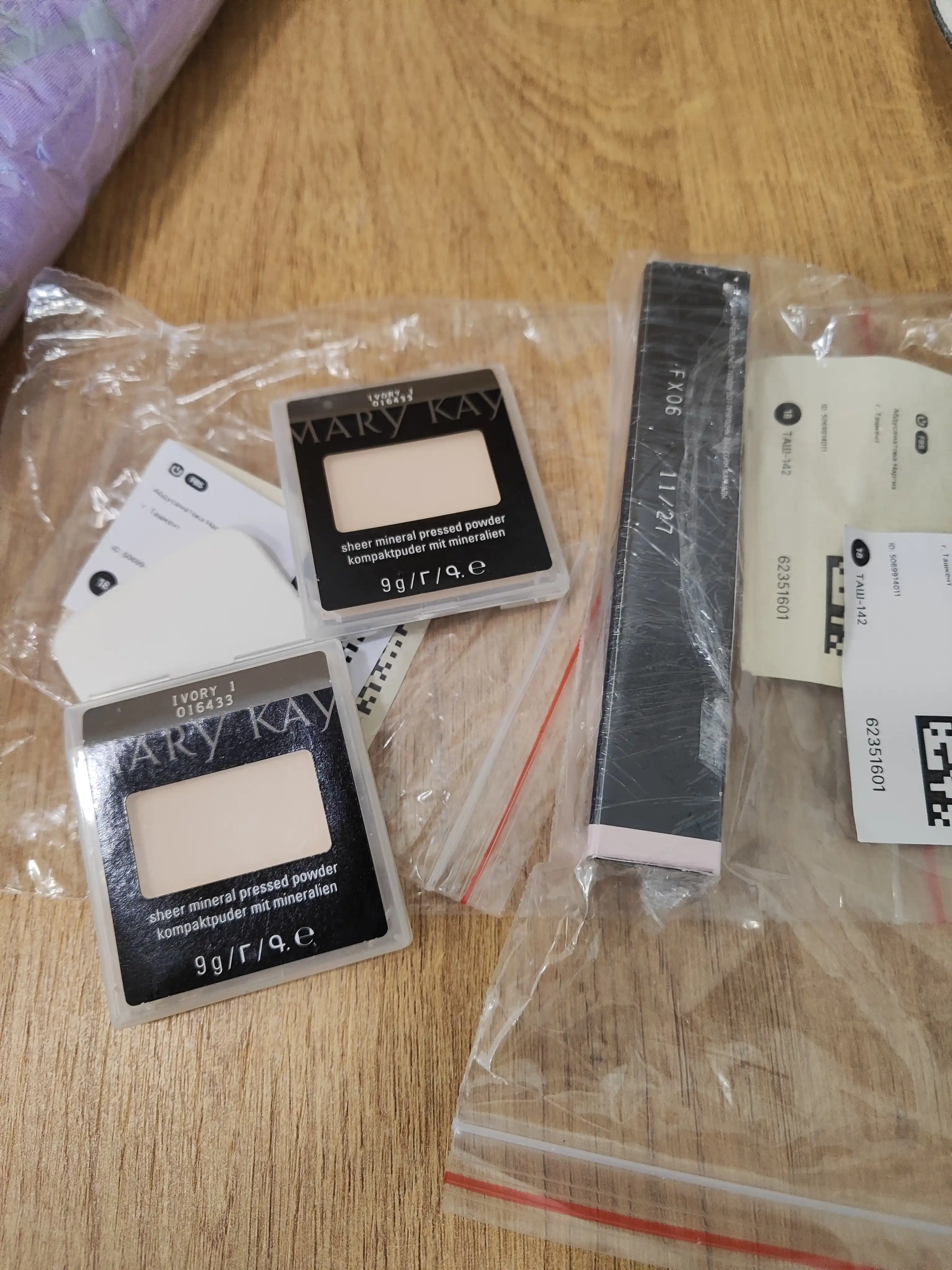 Блеск для губ Mary Kay, персиковый блеск, 3.9 мл