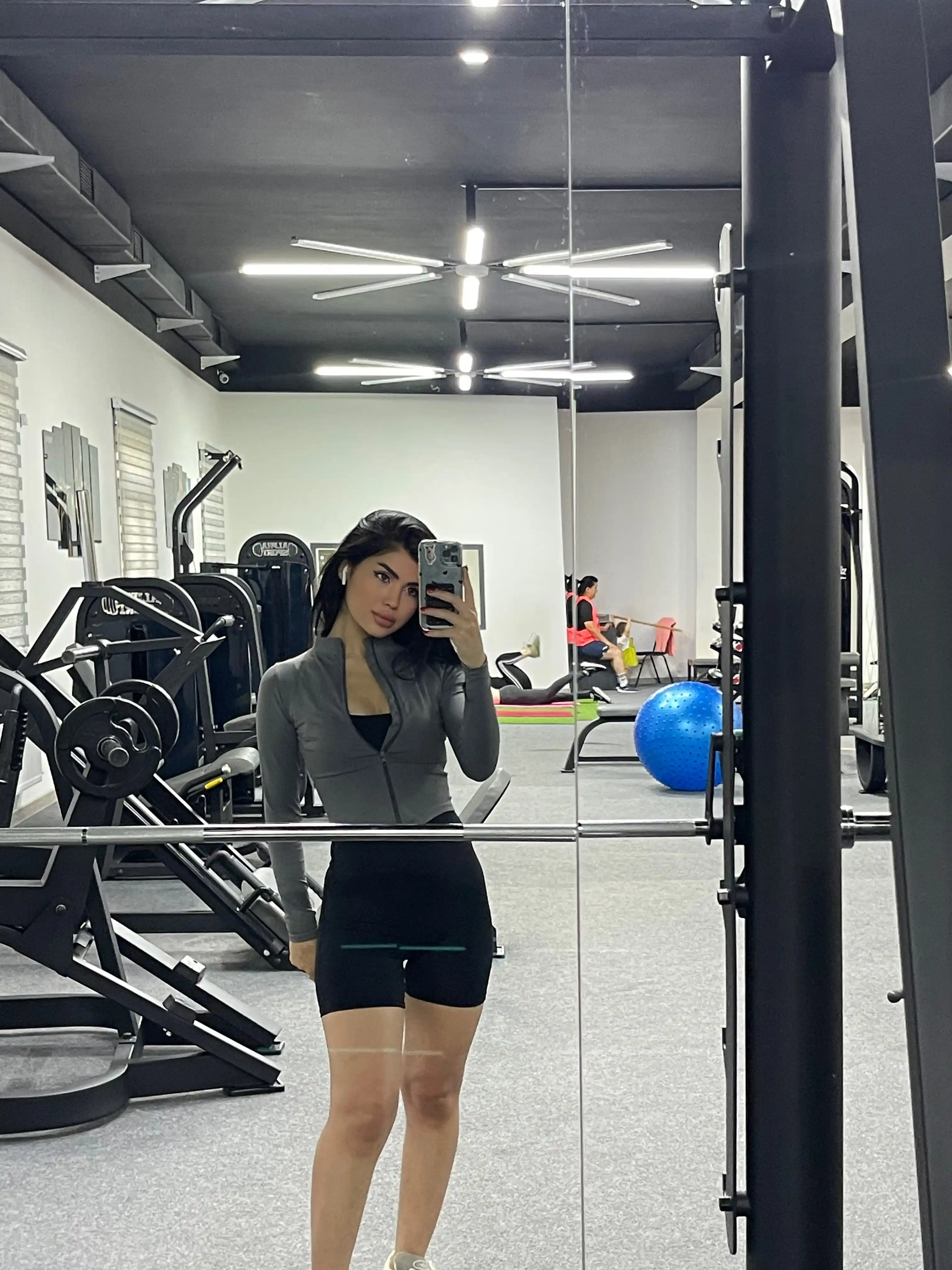 Ayollar sport rashgardi, ayollar uzun yengli yashin tezligida