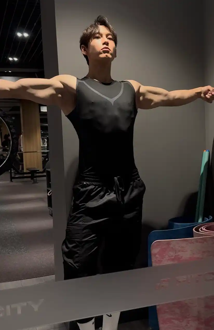 Erkaklar uchun mayka, kompression, sport, elastik, tez quriydigan, fitnes uchun