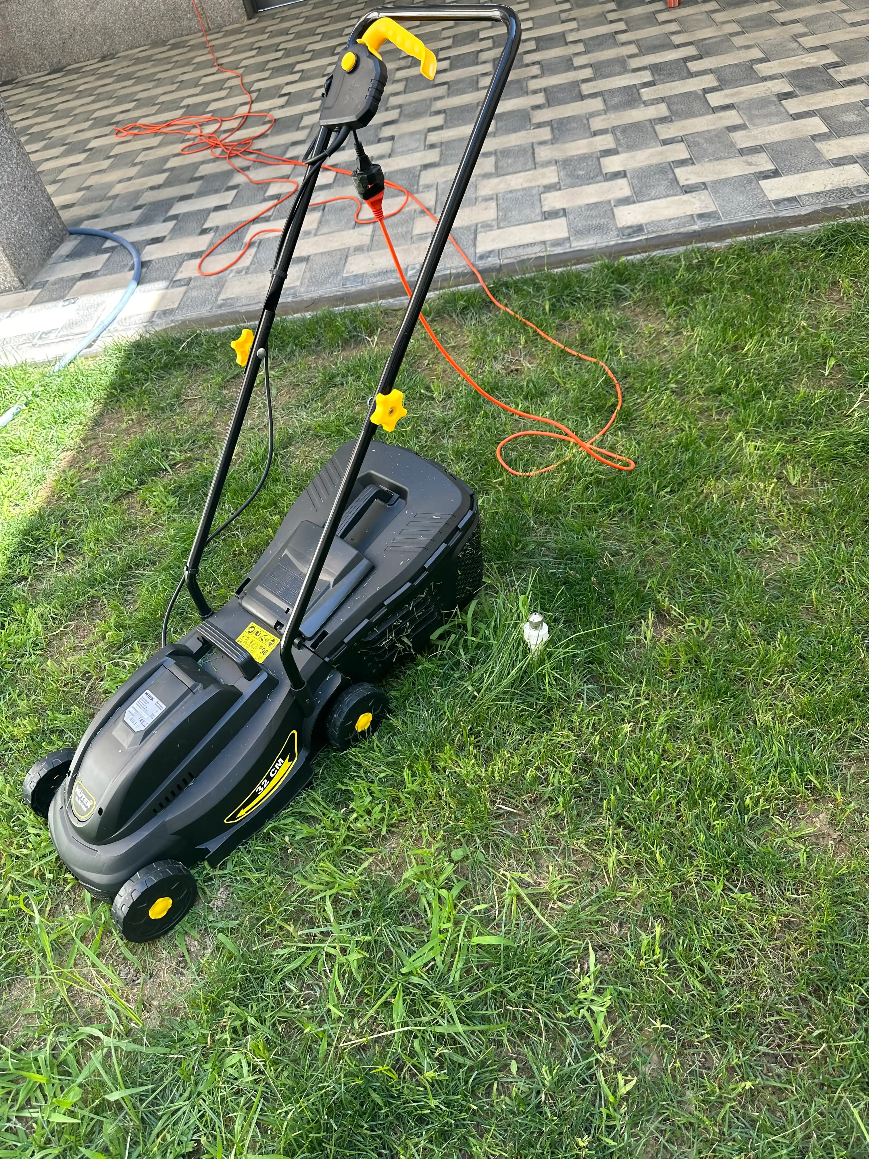 Газонокосилка электрическая ELM-1000 Huter арт. 70/4/3