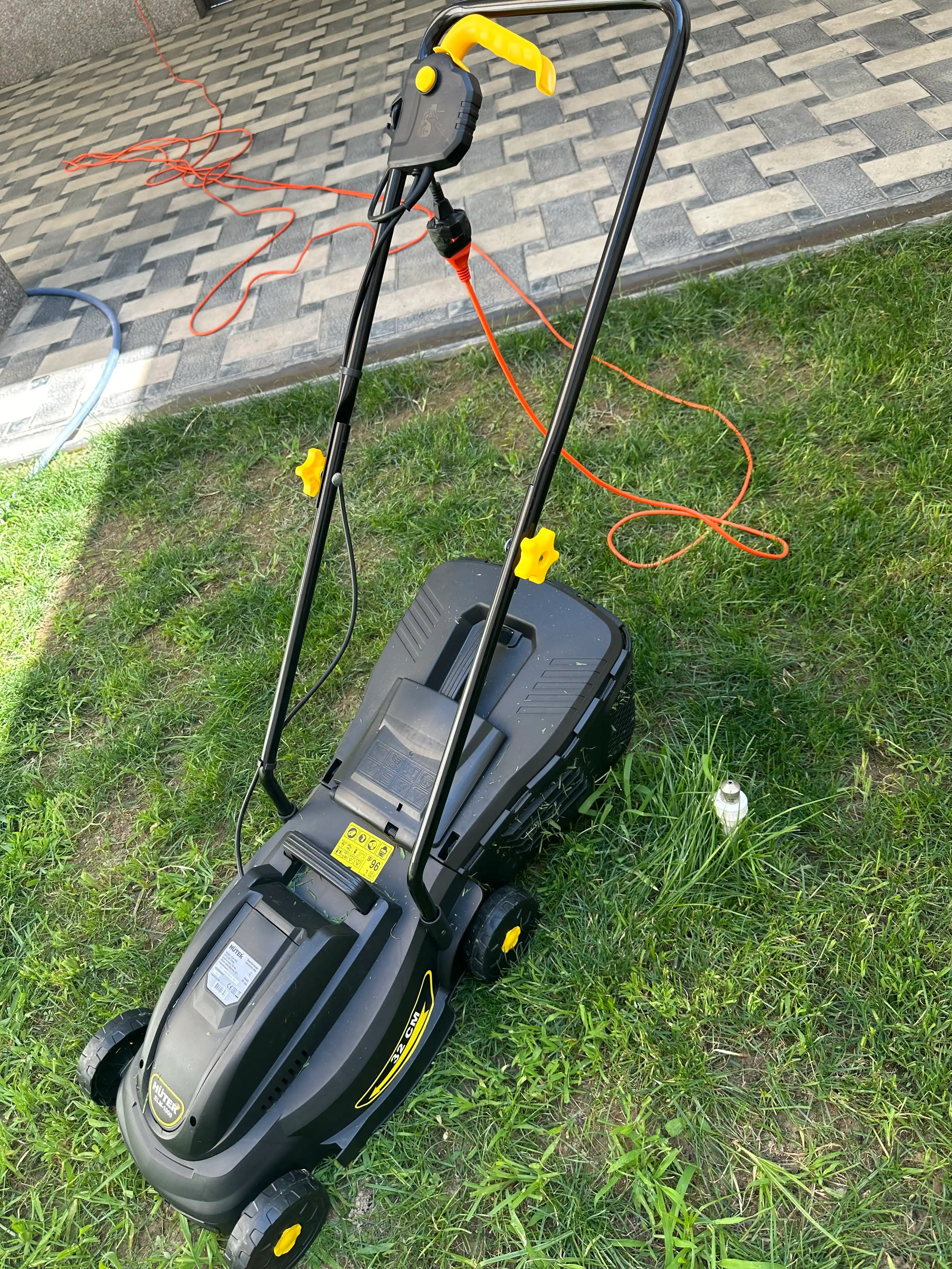Газонокосилка электрическая ELM-1000 Huter арт. 70/4/3