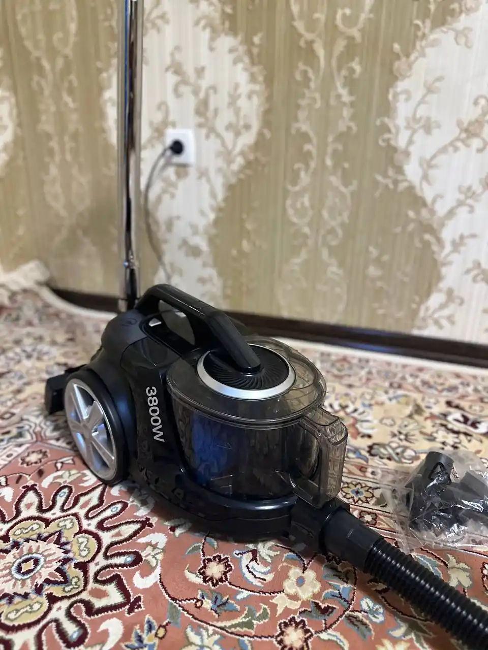Пылесос без мешка BOSH KPA26C, мощный 3600W