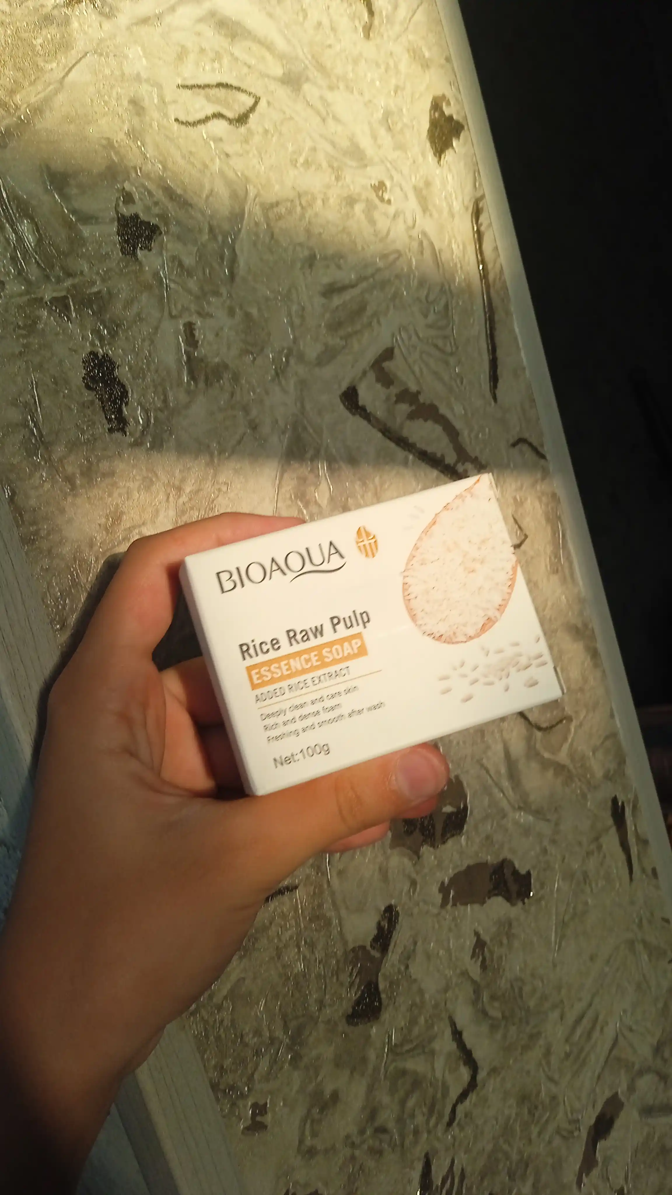 Oqartiruvchi sovun BIOAQUA, guruch ektrakti bilan, yuz va tana uchun, 100 g