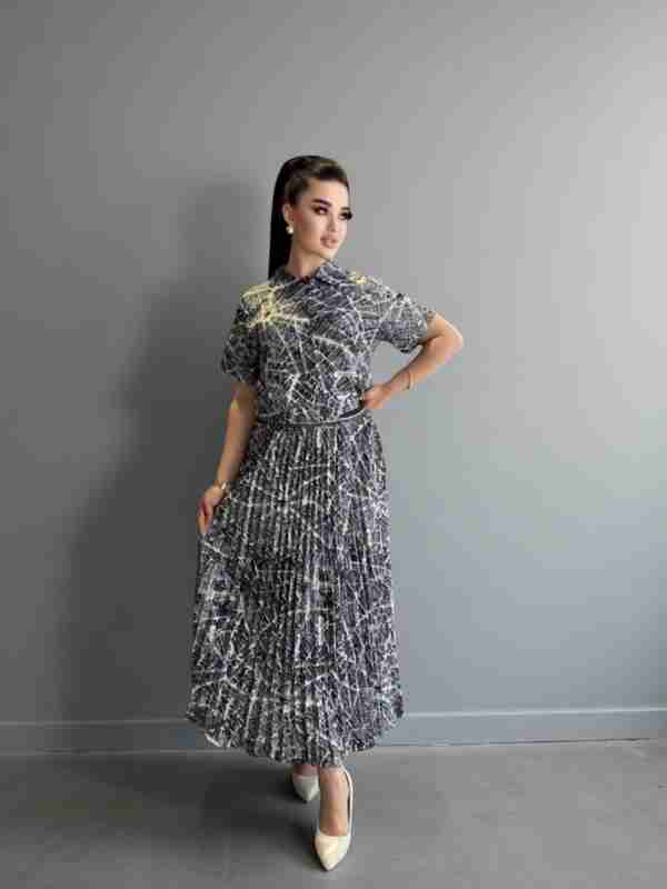 Kutilmaganda ichkariga kirgan juda yosh qizlarning kompilyatsiyasi