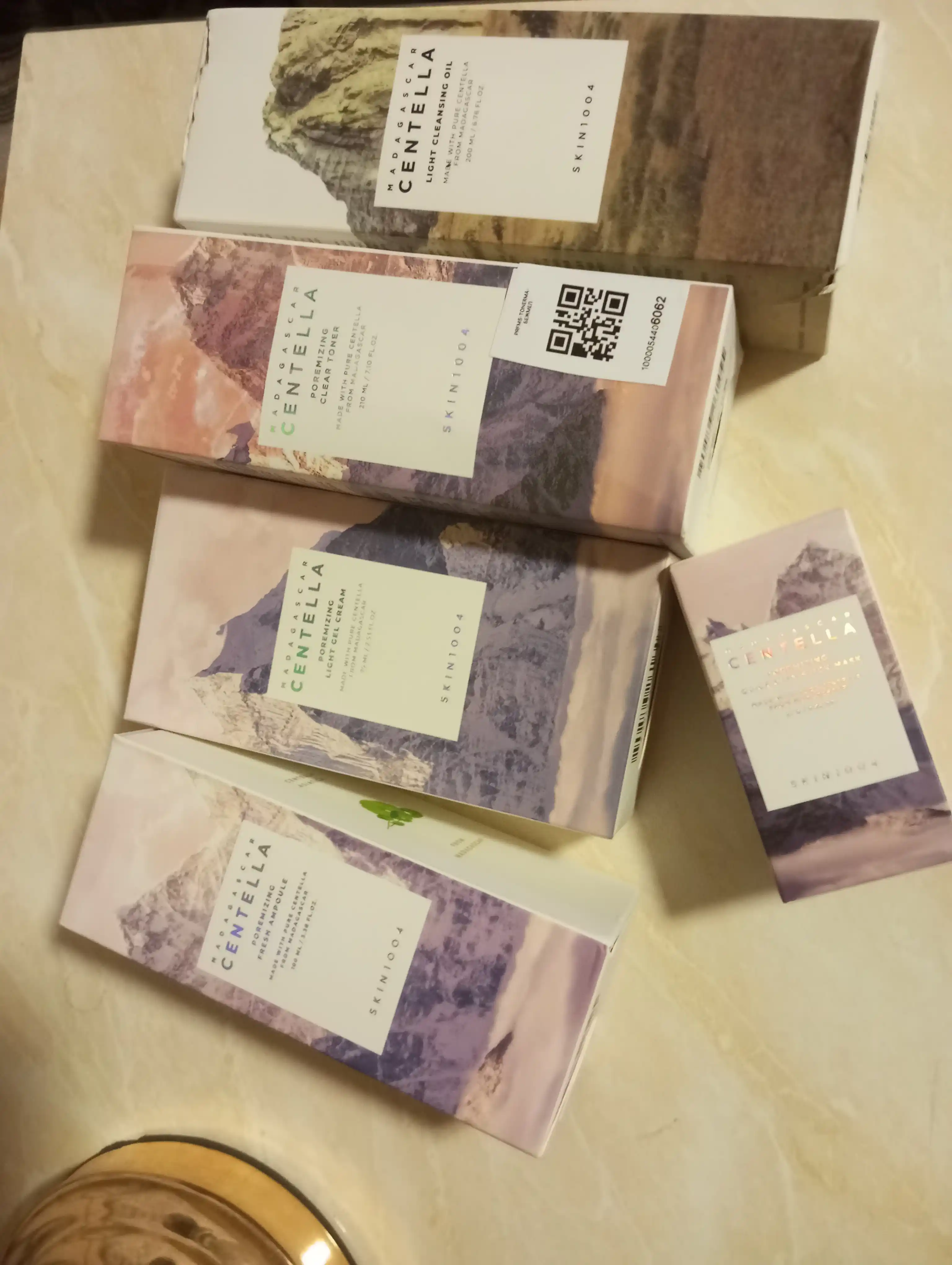 Крем-гель для лица MADAGASCAR CENTELLA SOOTHING CREAM, увлажняющий, 75 мл