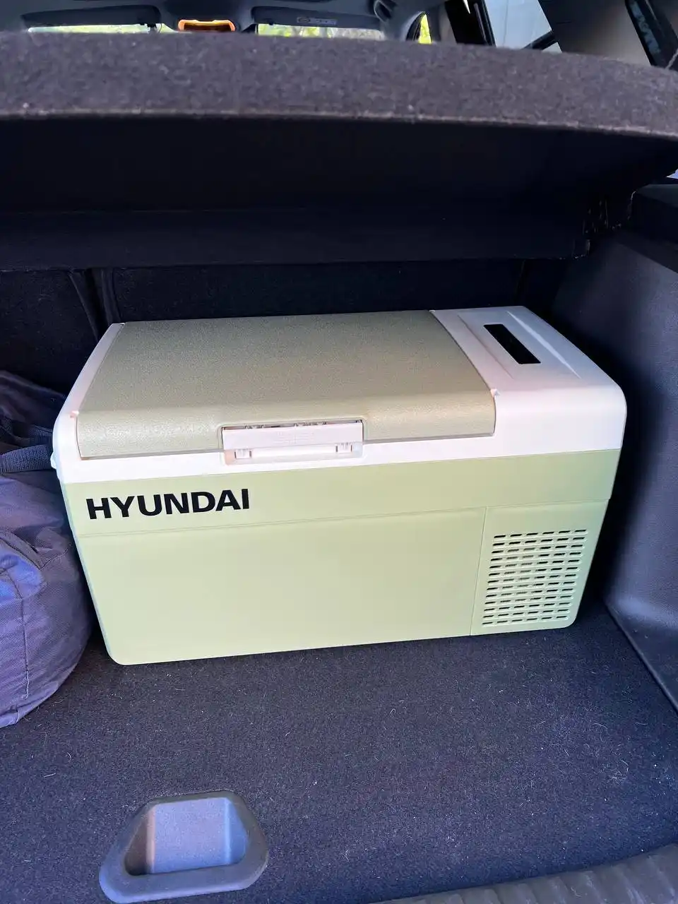 HYUNDAI avto muzlatgich, moshinaga sovutgich, avtomobil uchun xolodilnik