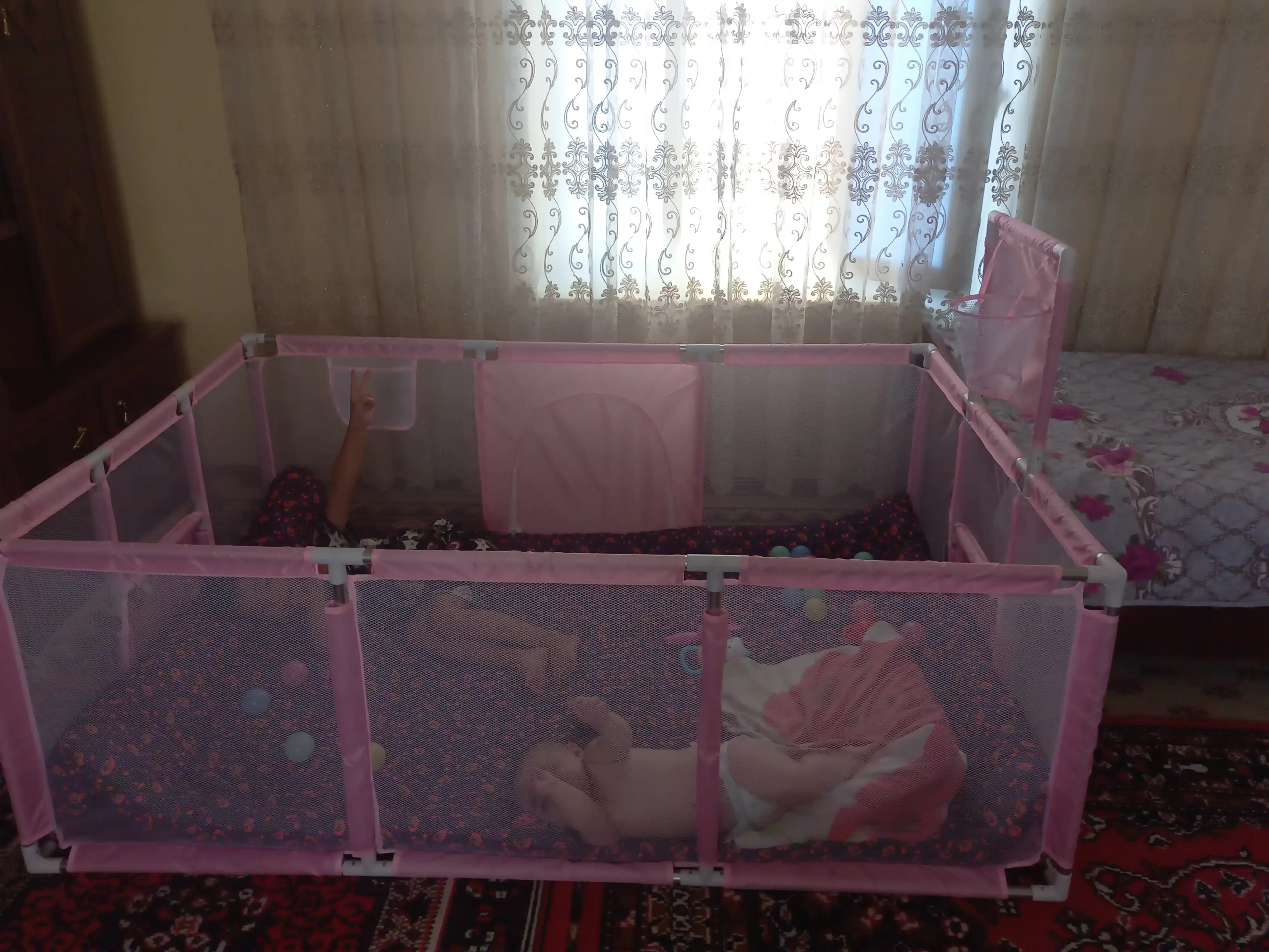 Quruq basseyn, sharikli bolalar maneji, yengil