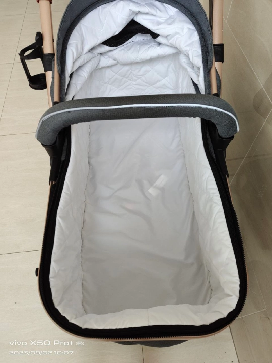 BABY MOM Детская коляска 3 в 1 с автокреслом и аксессуарами