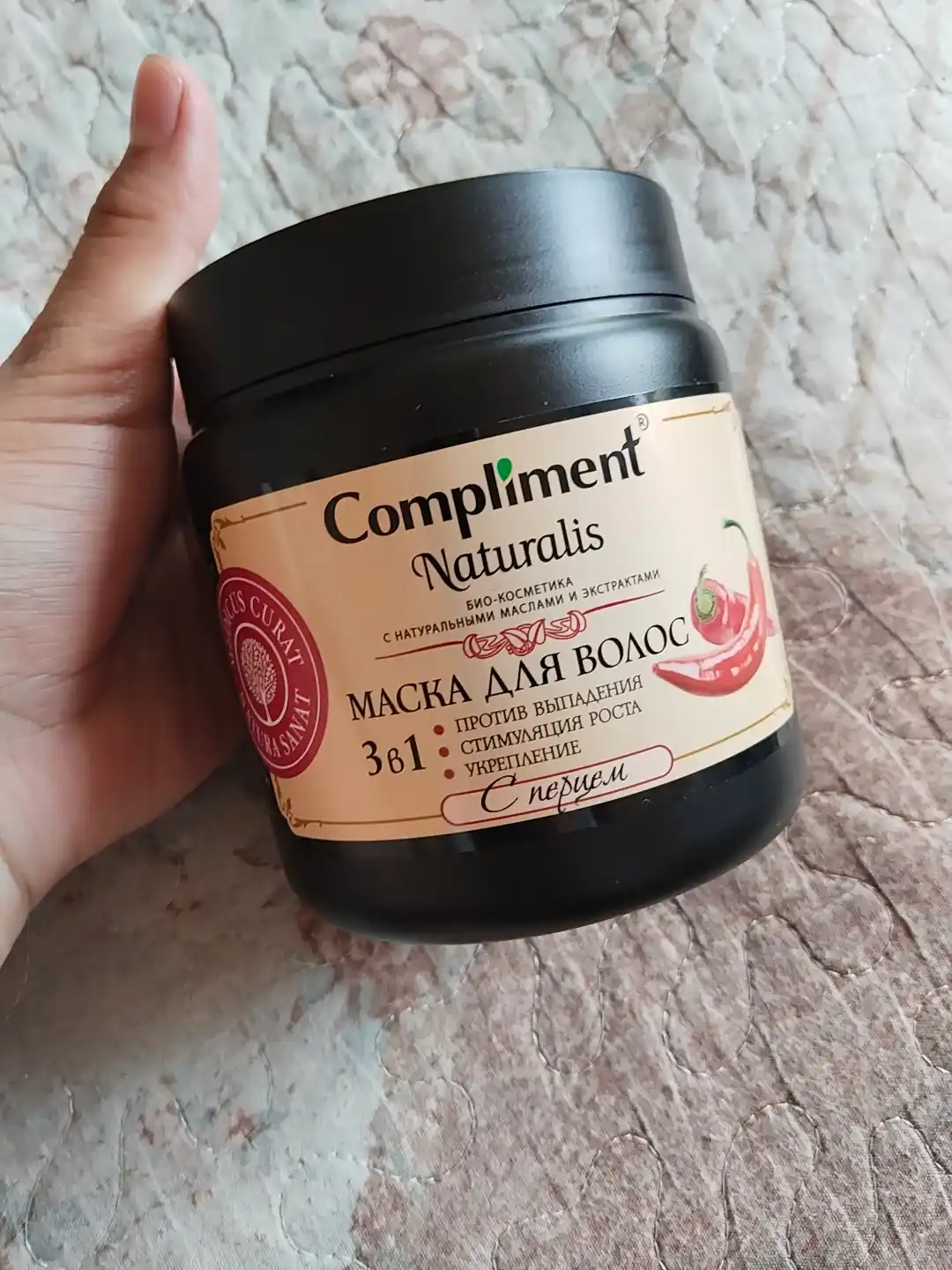 Sochni mustahkamlash va o'stirish uchun niqob qalampir bilan Compliment, 500 ml