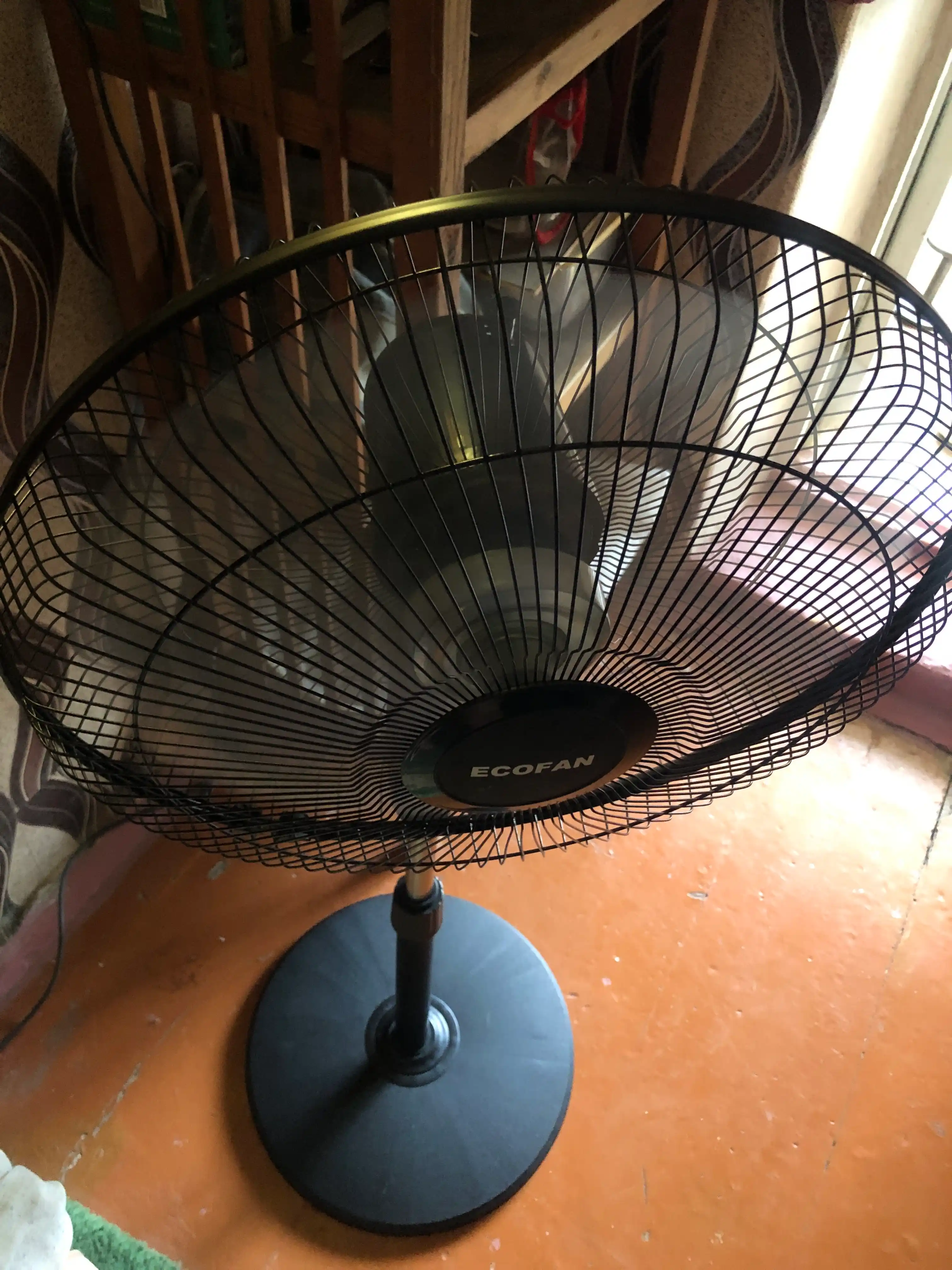 Ventilyator uy va ofis uchun EcoFan, jim va tejamkor