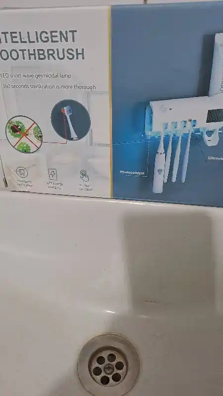 Dozator, tish cho'tkalari va tish pastasi uchun ushlagich, dispenserli, UV sterilizatorli
