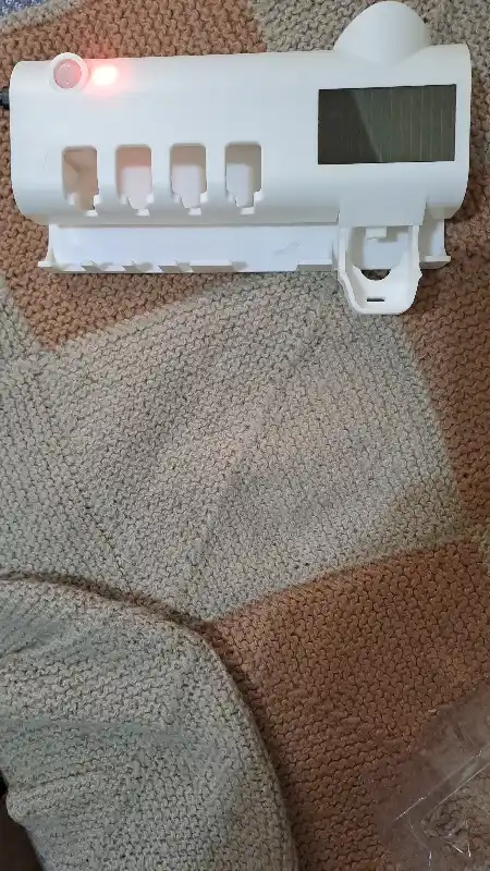 Dozator, tish cho'tkalari va tish pastasi uchun ushlagich, dispenserli, UV sterilizatorli