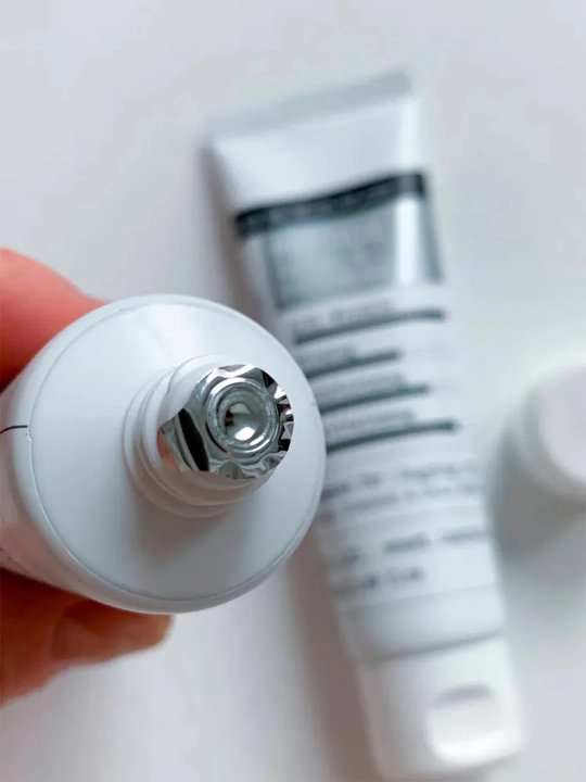 Лифтинг крем для век и лица с пептидами Derma Factory Peptide Eye Cream 
