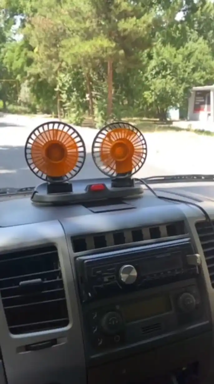 Avtomobil salon ventilyatori 12V/24V — ikki boshli, prikurivateldan, 2 tezlikli