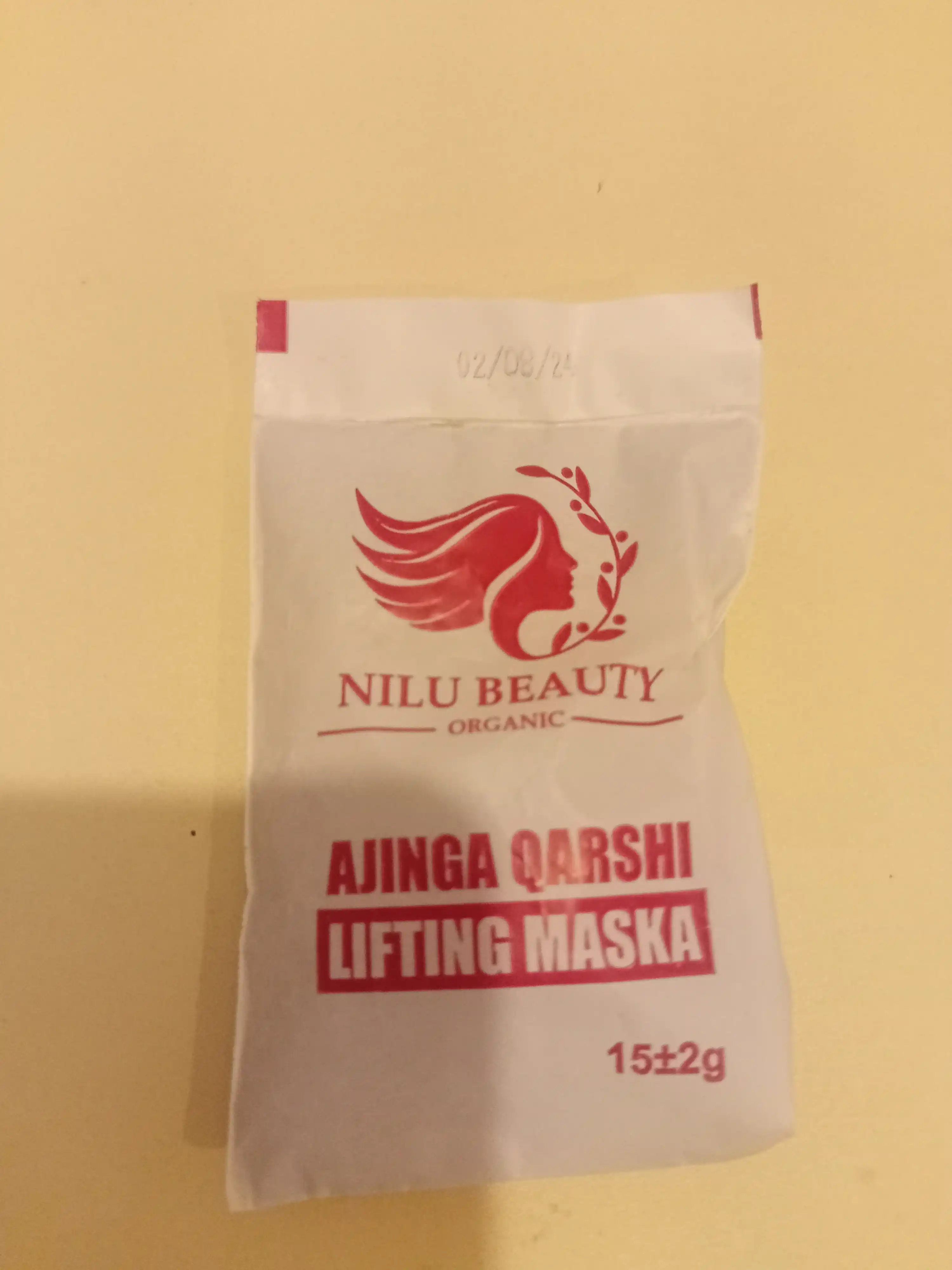 Yoshartiruvchi yuz terisini oziqlantiruvchi erta qarish oldini oladigan lifting maska