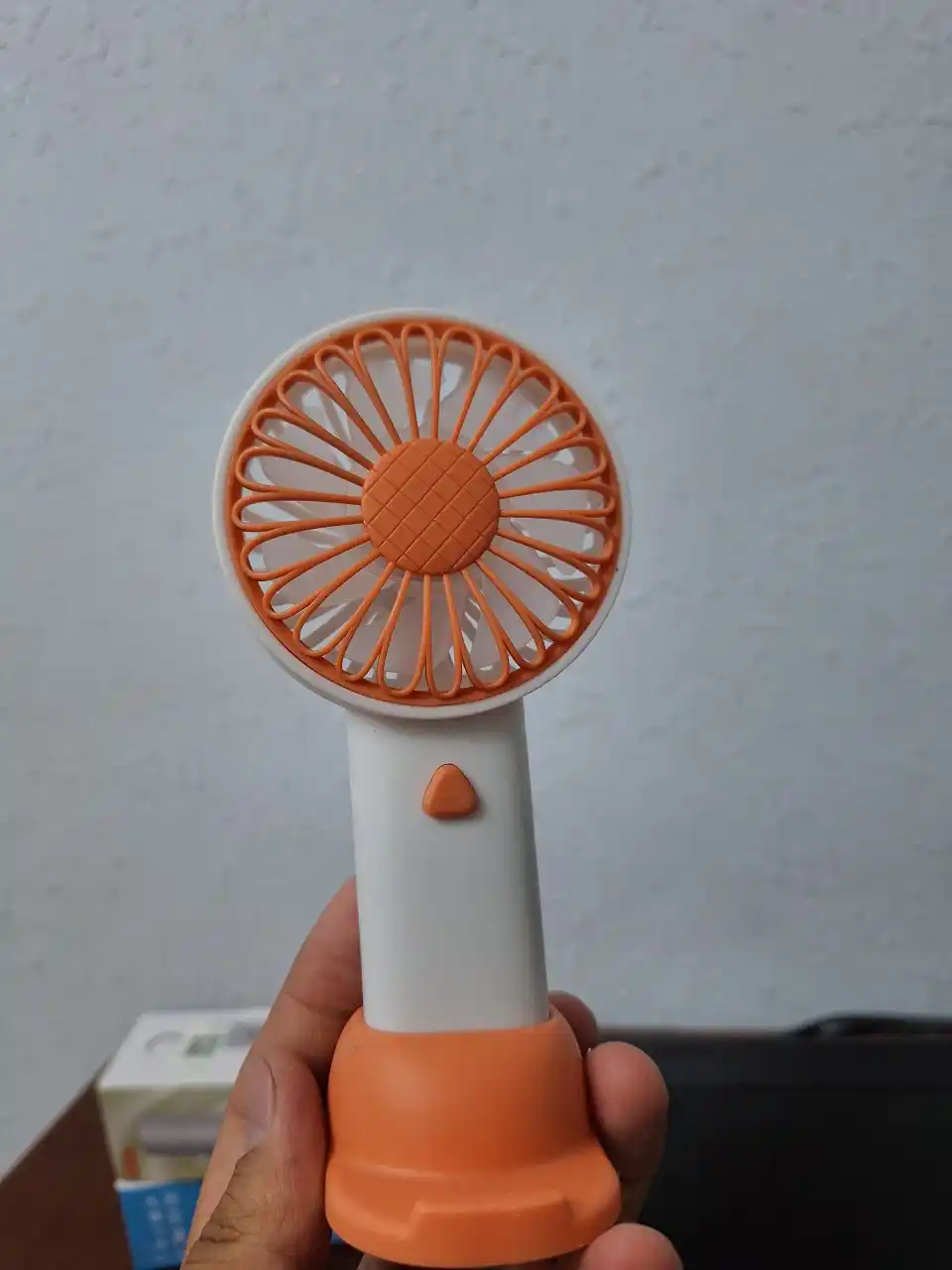 Mini ventilyator USB quvvatlash va telefon ushlagich, 2 tasi 1 da LED