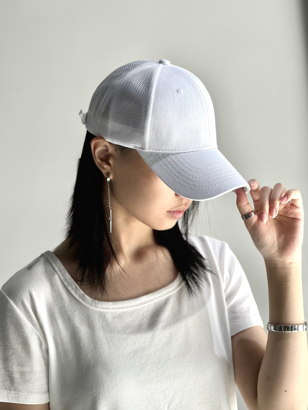 Ozini porno bilan sikayotgan ayol