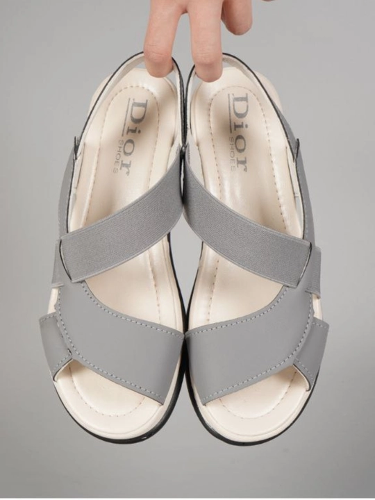 Ayollar uchun basanojkalar, Dior sandal, yozgi sandal